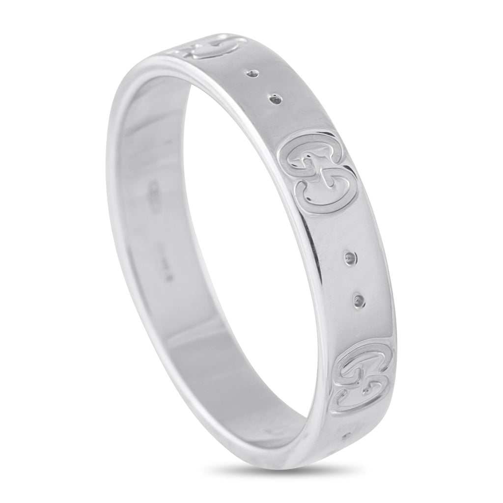 GucciIcon 18K White Gold Ring – In 18K white gold, the Gucci Icon ring presents a 5mm band traced with GG motifs and dot engr