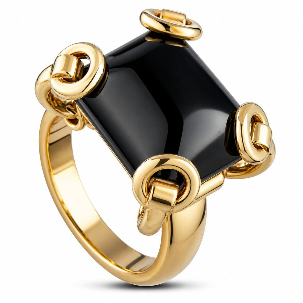 Gucci 18K yellow gold ring with black onyx centerpiece and gold bezel details