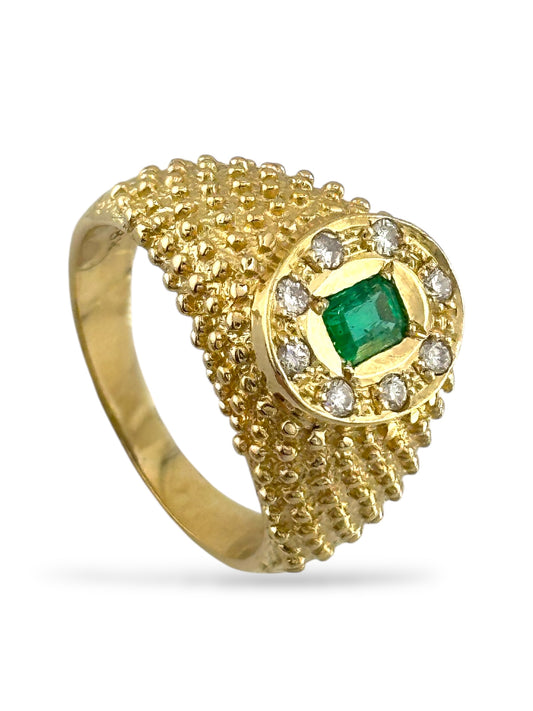18K Yellow Gold Vintage Ring with Diamonds & Emerald