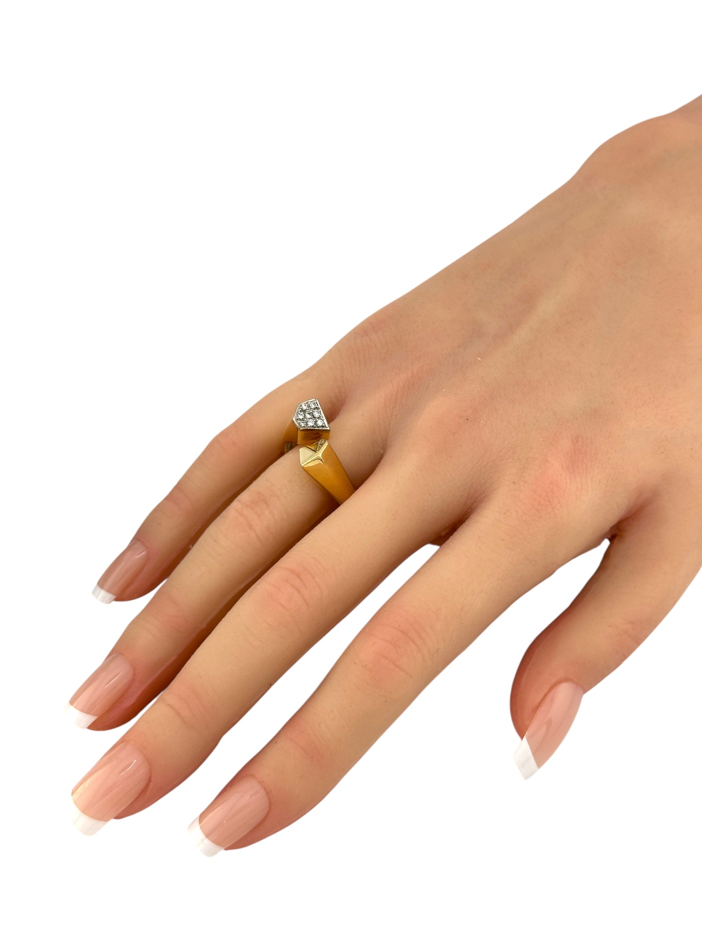 Vintage 18K Yellow Gold Ring with 0.10ct. Diamonds