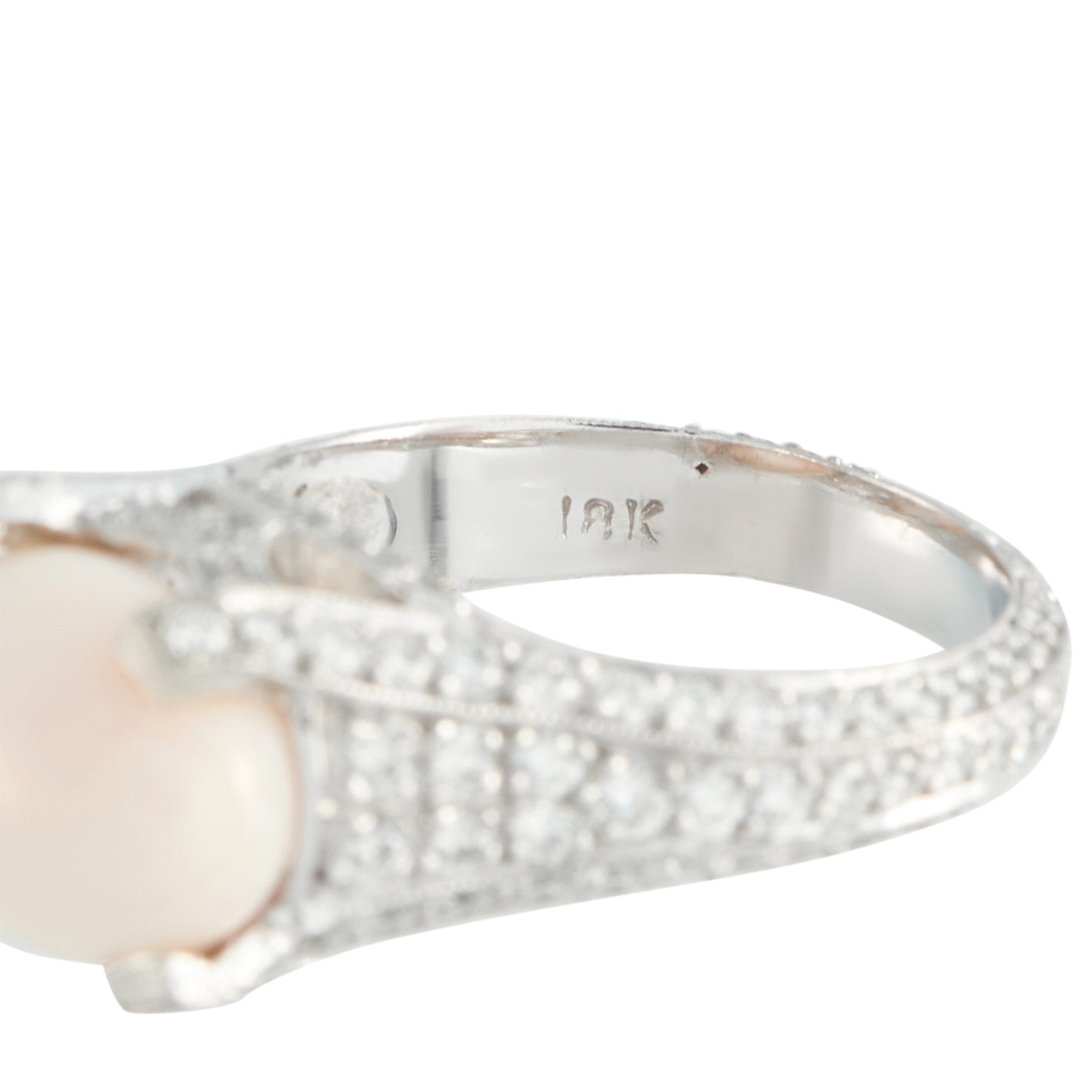 18K White Gold 1.50ct Diamond and Conch Pearl Ring