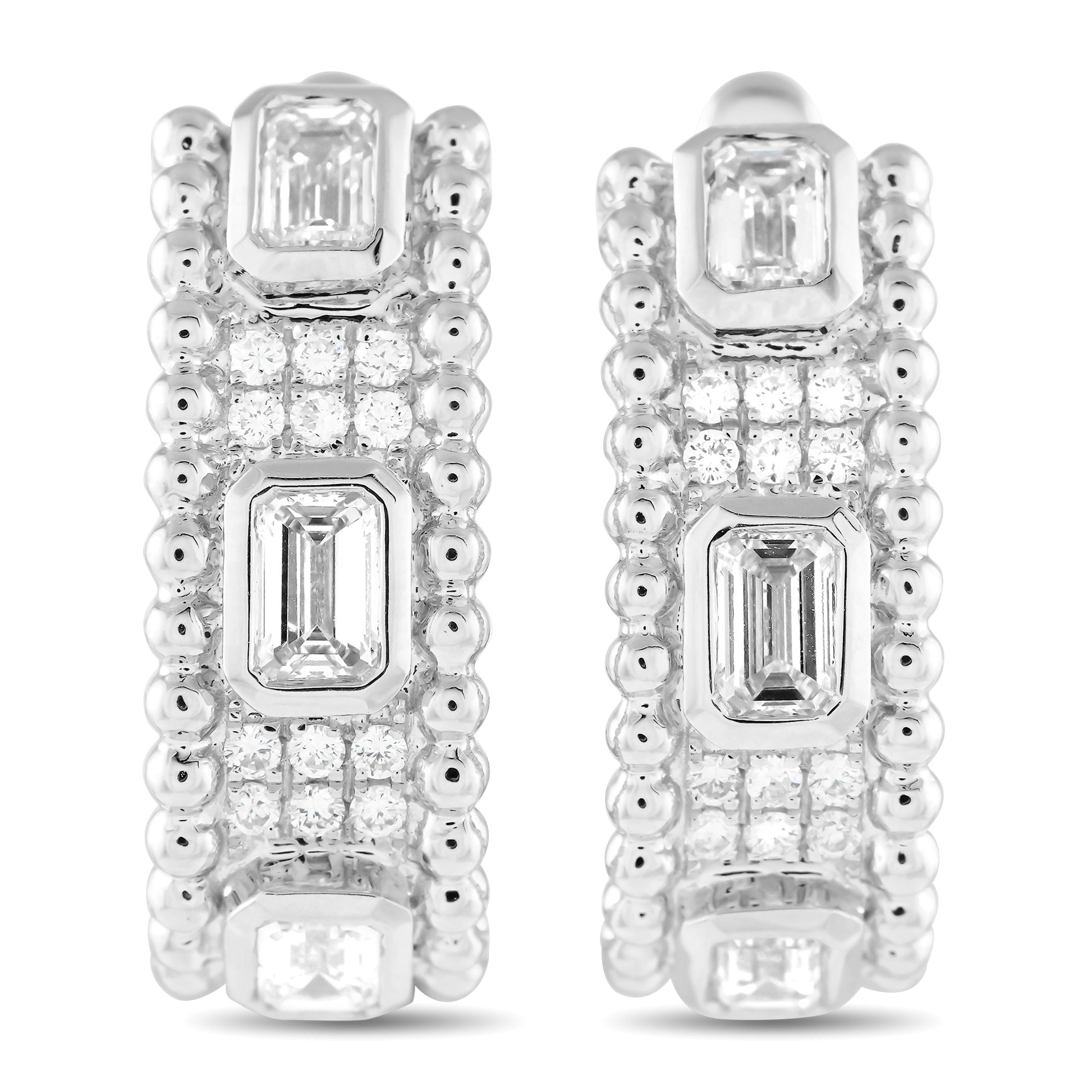 Exclusive 18K White Gold 2.25ct Diamond Earrings – Sparkle, shine, and style are all present in this pair of white gold earri