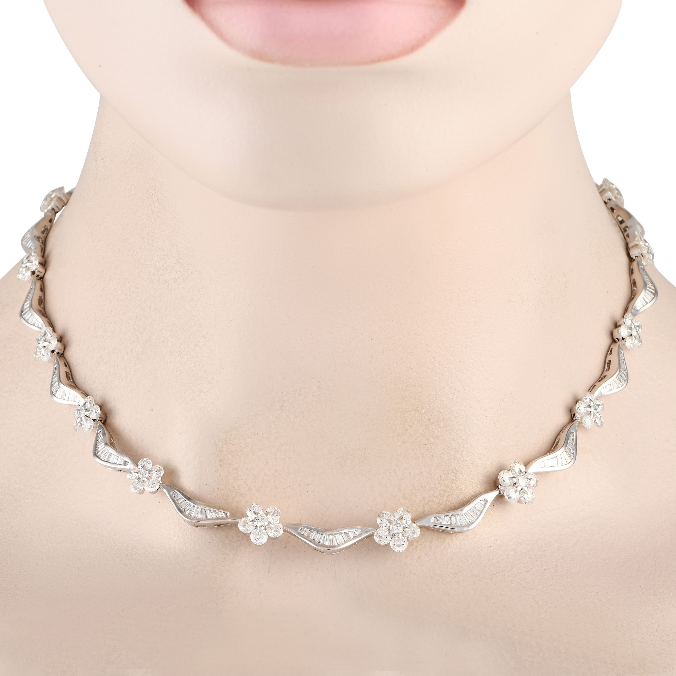 Exclusive 18K White Gold 18.80ct Diamond Necklace
