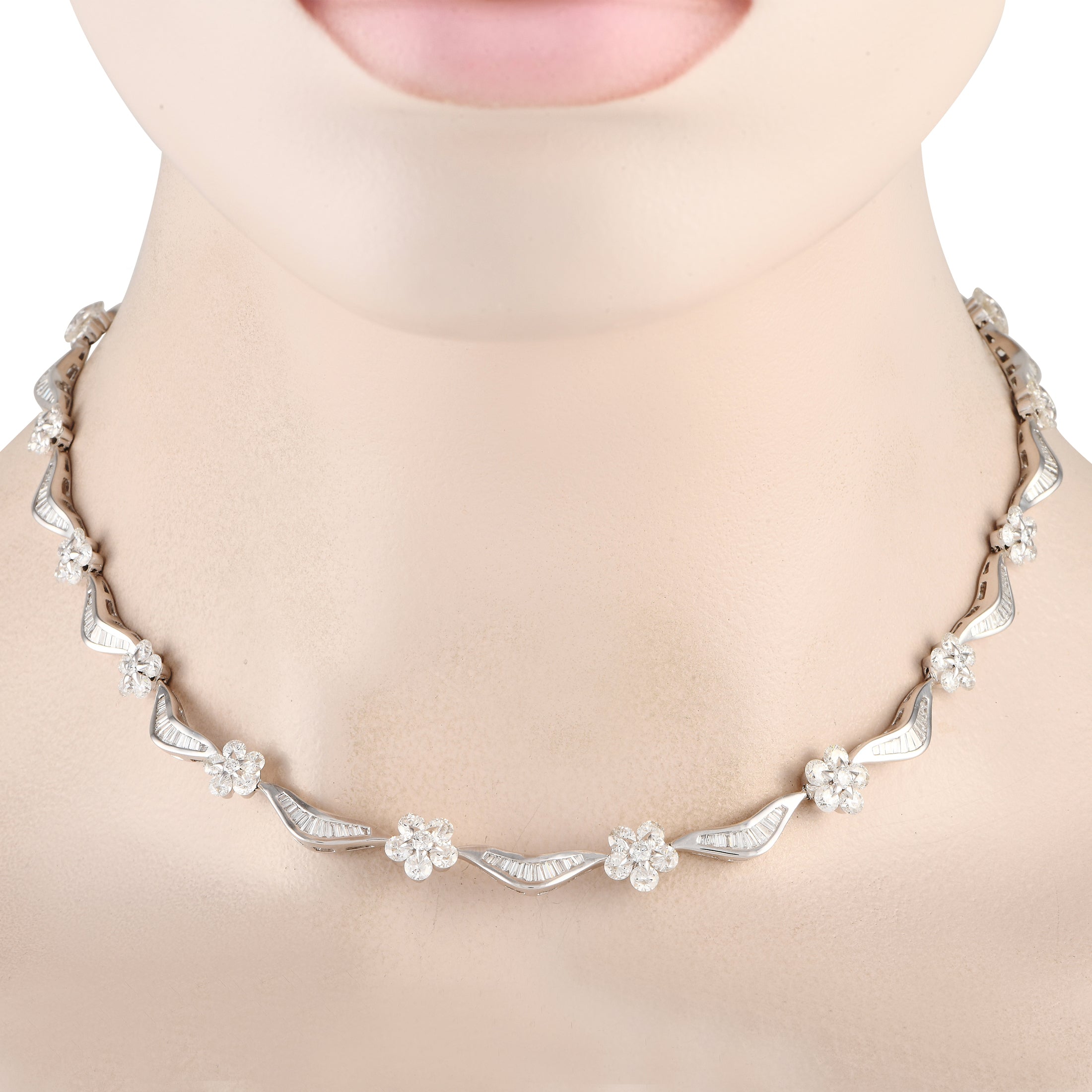 18K White Gold 18.80ct Diamond Necklace