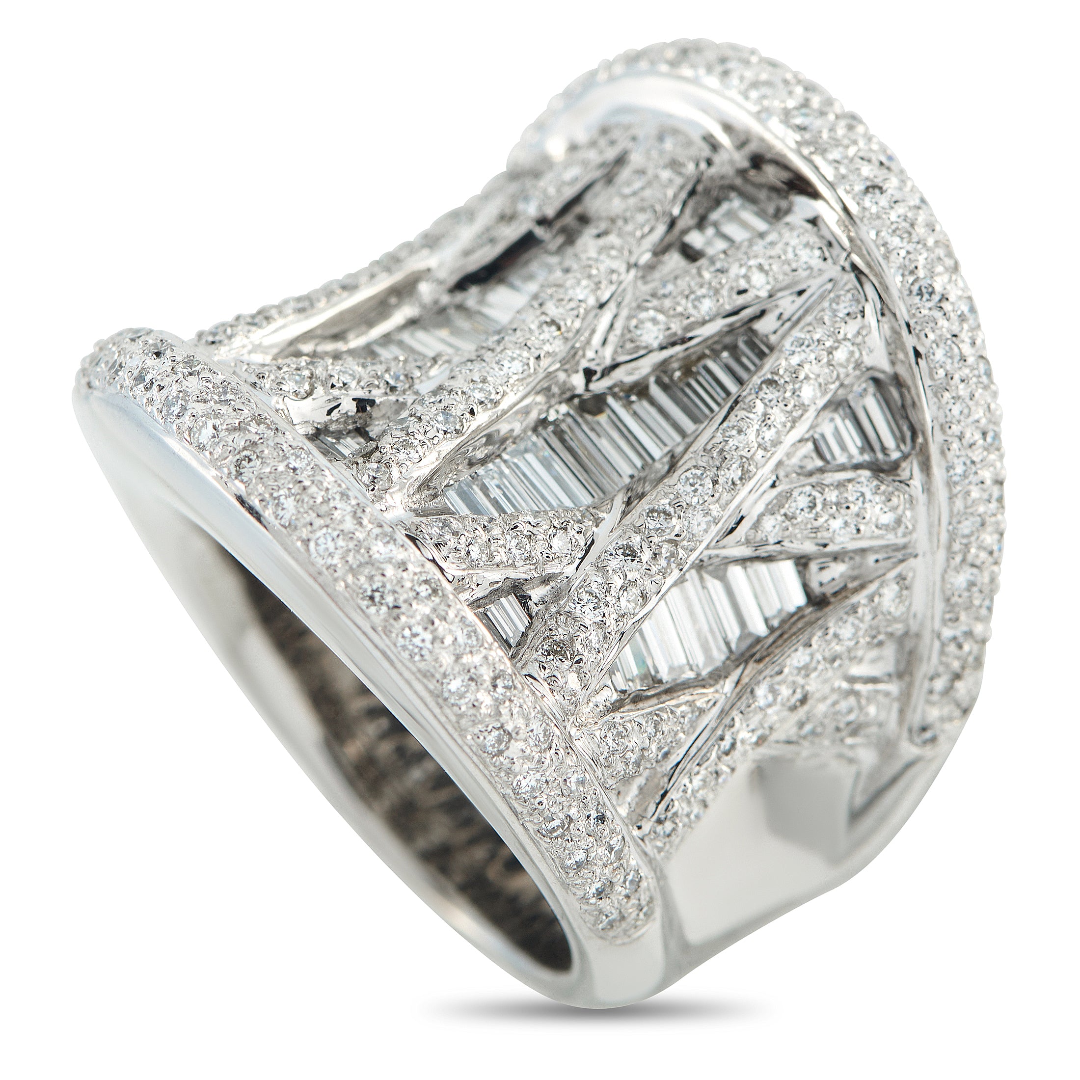 Exclusive 18K White Gold 5.0ct Diamond Ring – This luxury ring simply exceptional