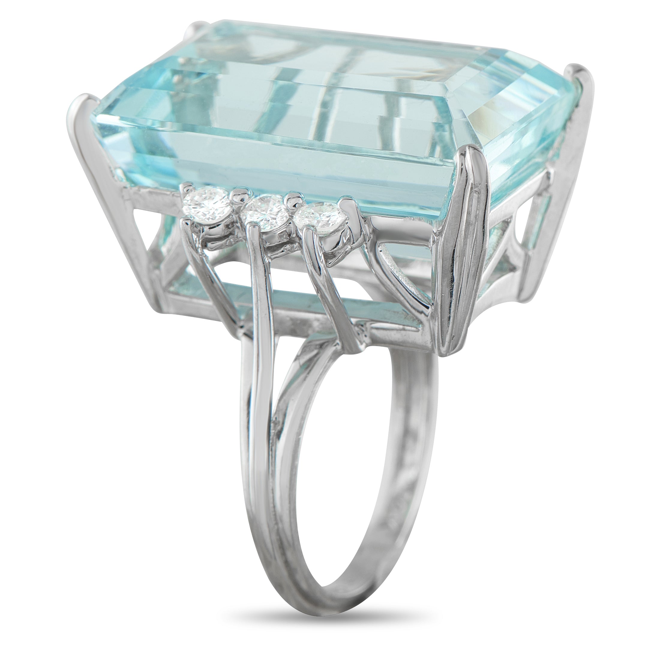 14K White Gold 0.36ct Diamond and Aquamarine Ring