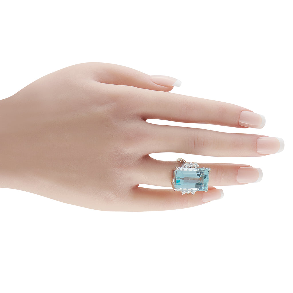 14K White Gold 0.36ct Diamond and Aquamarine Ring