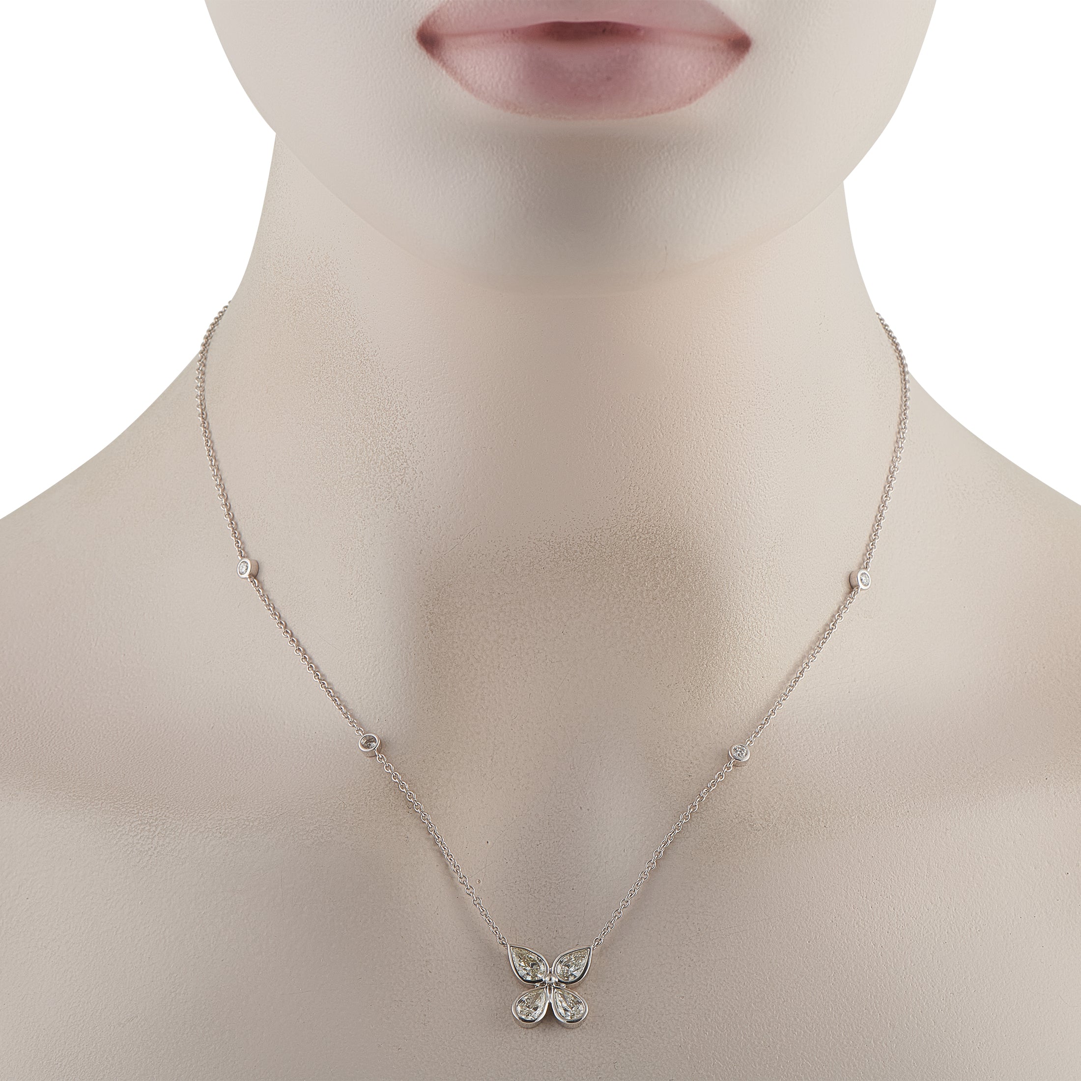 Exclusive 18K White Gold 2.35ct Diamond Flower Necklace