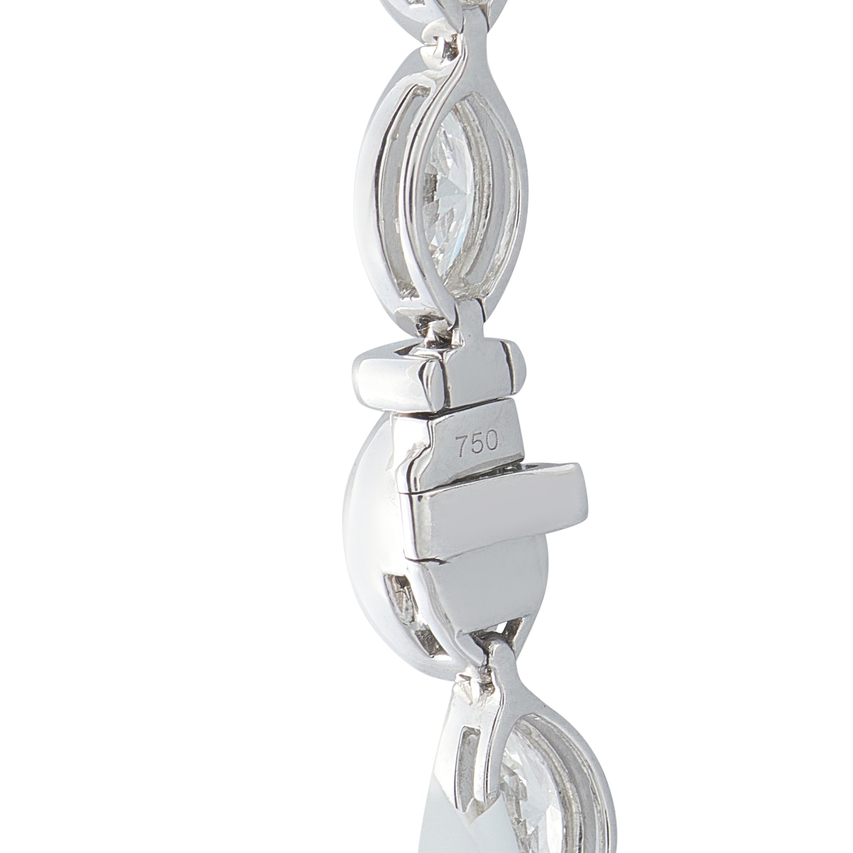 18K White Gold 23.0ct Diamond Necklace