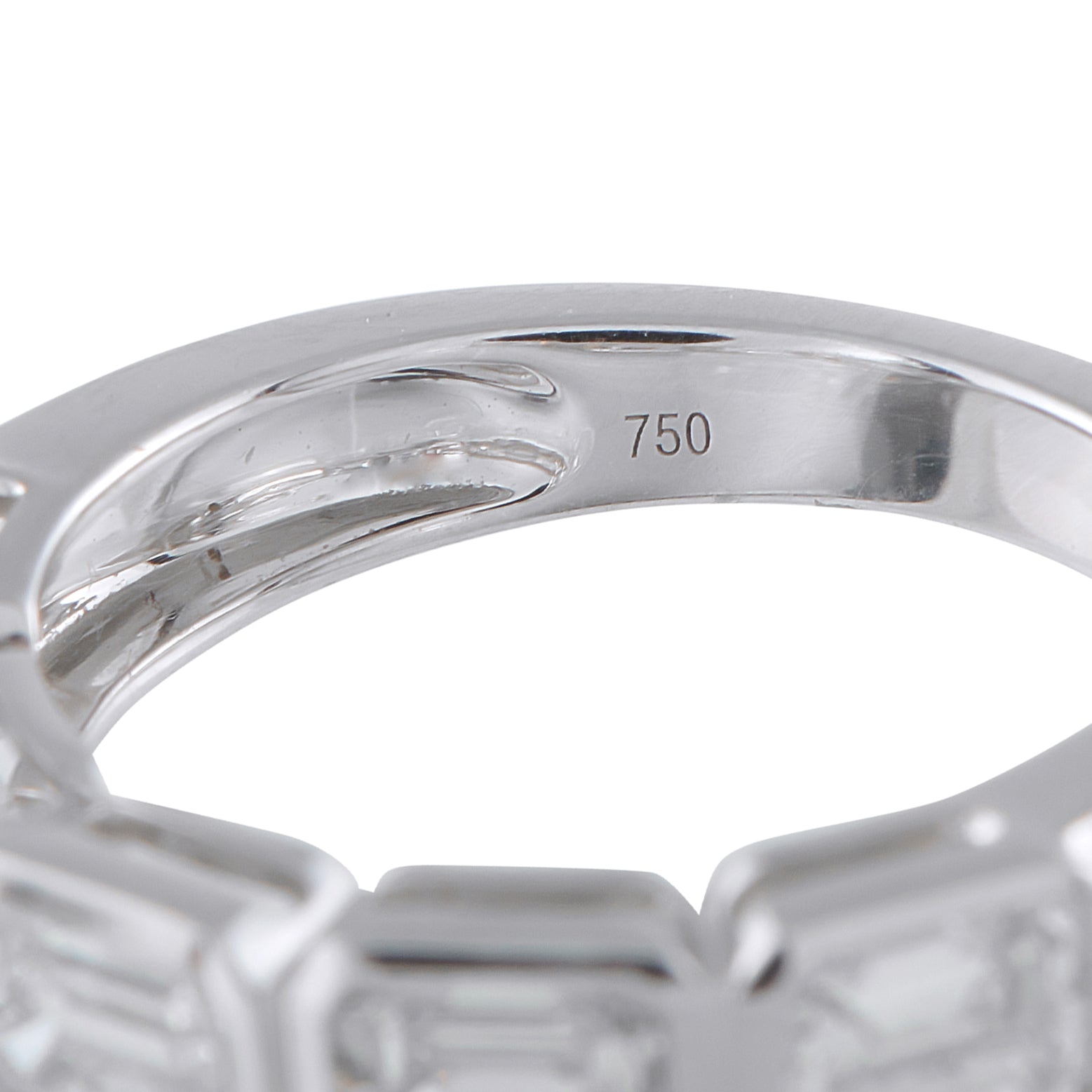 18K White Gold 2.05ct Diamond Ring