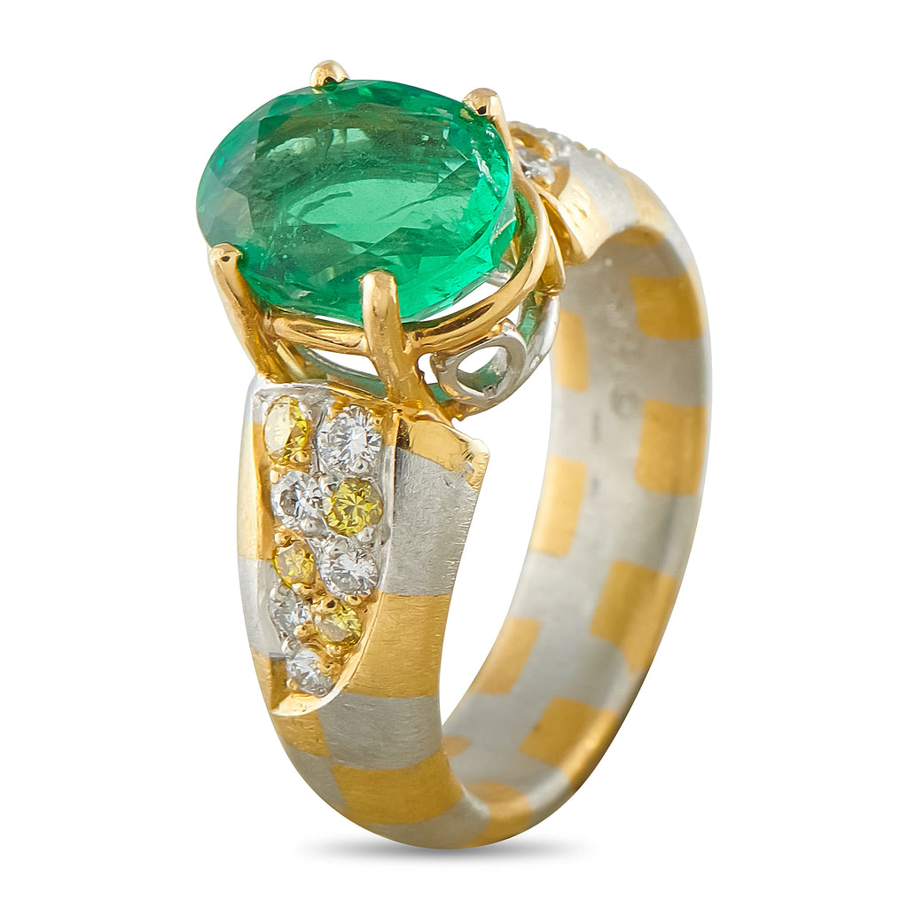 18K gold ring with large oval green emerald and diamond cluster, curved striped band