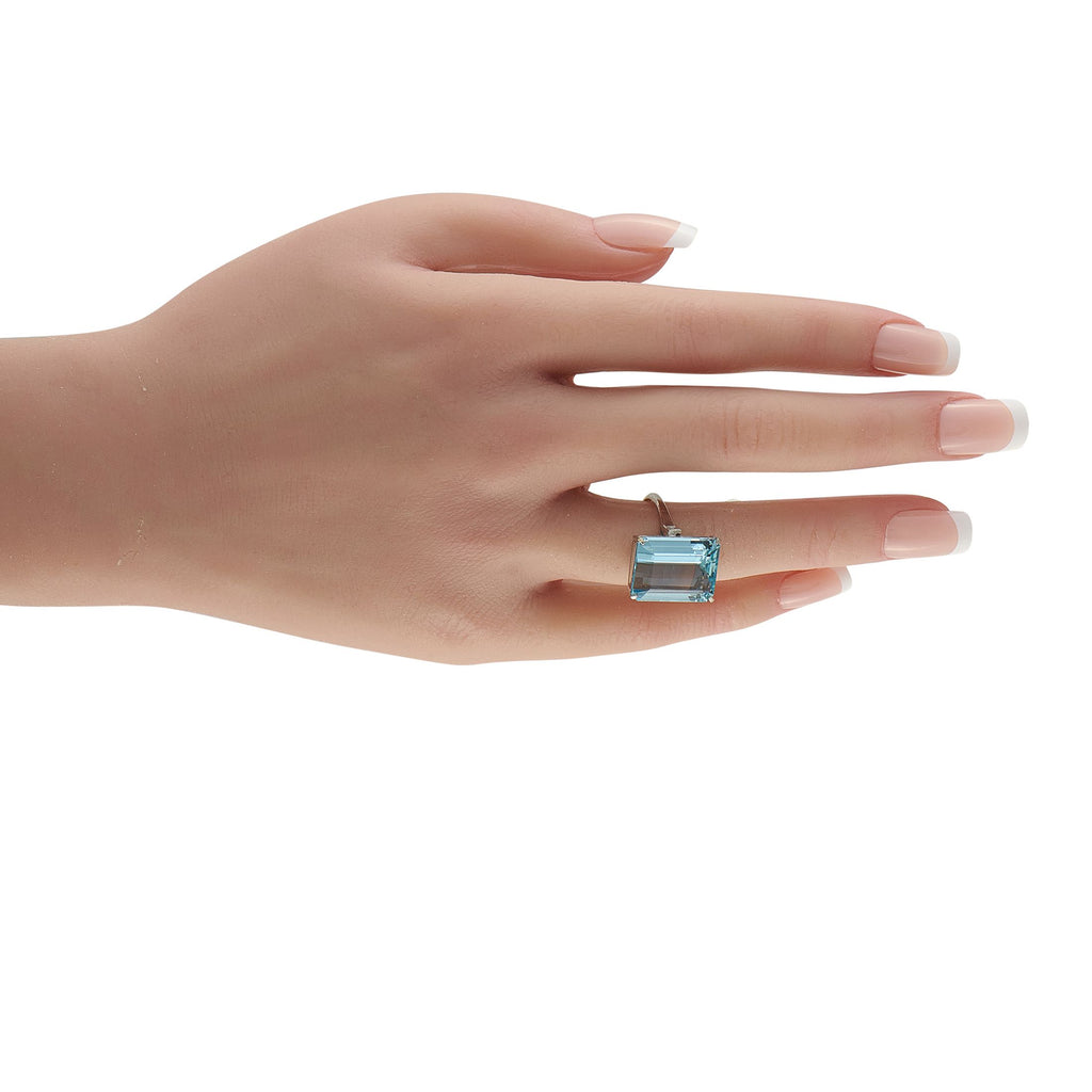 Exclusive Platinum 11.50ct Aquamarine Ring