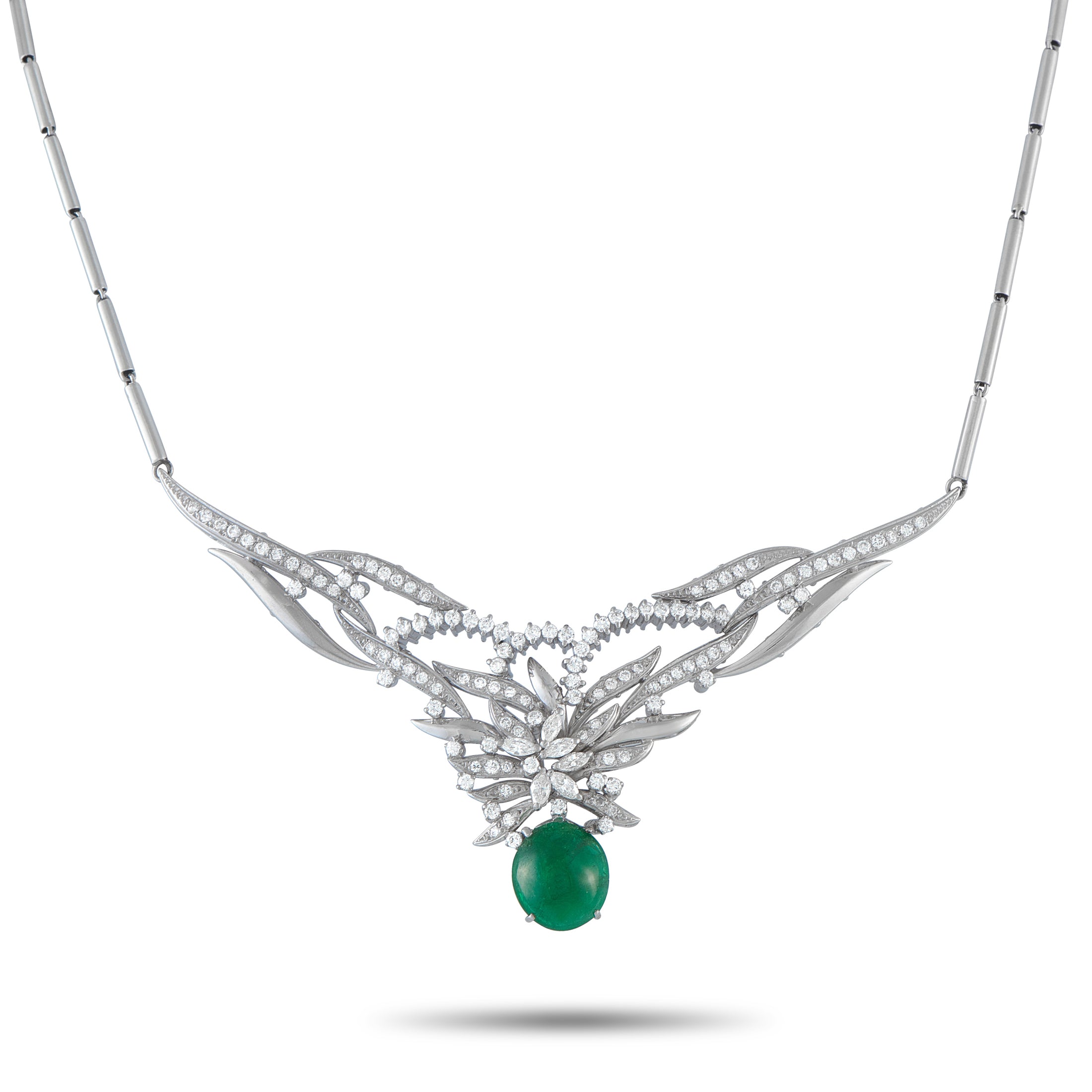 Exclusive Platinum 3.18ct Diamond and Emerald Necklace – This luxury necklace is nothing short of breathtaking
