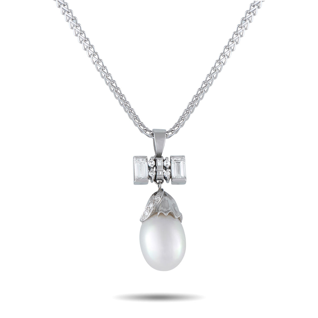 Exclusive Platinum 0.85ct Diamond and Pearl Pendant Necklace MF24-101525 – This luxury necklace is incredibly chic