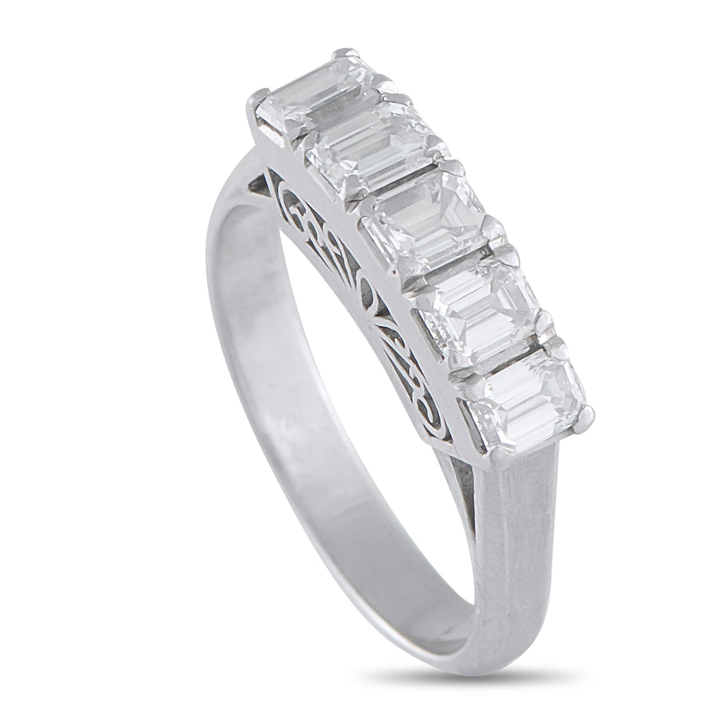 Exclusive Platinum 1.01ct Diamond Ring MF04-092525 – This understated ring is ideal for everyday wear – no matter if it’s wor