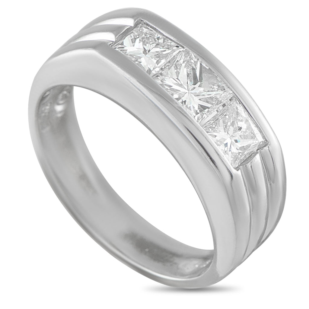 Exclusive Platinum 1.06ct Diamond Ring - Despite its understated design, this luxury ring continually commands attention. On this exquisite piece, a trio of square-cu