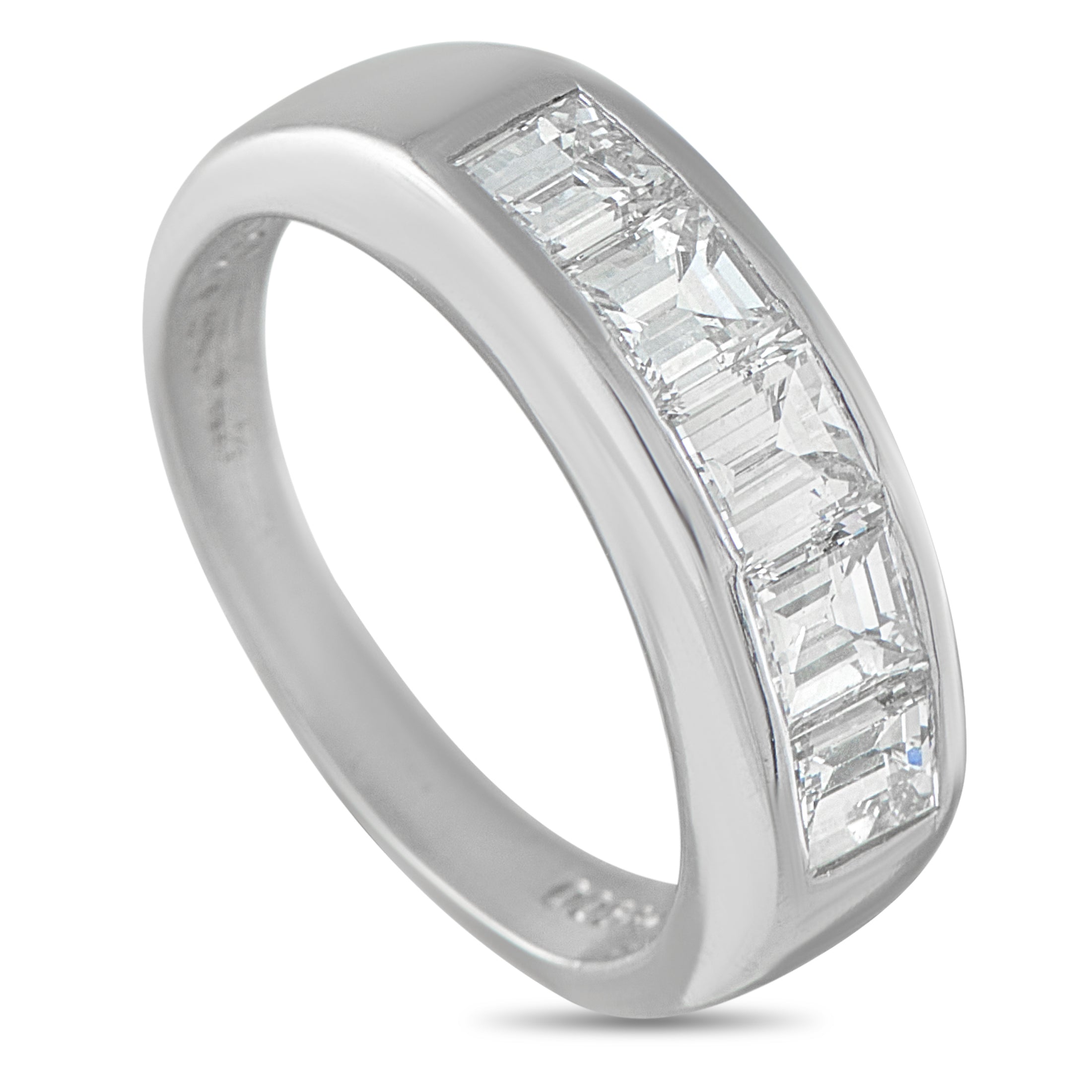 Exclusive Platinum 1.50ct Diamond Ring – This luxury ring will look chic no matter if it’s worn alone or stacked with other p