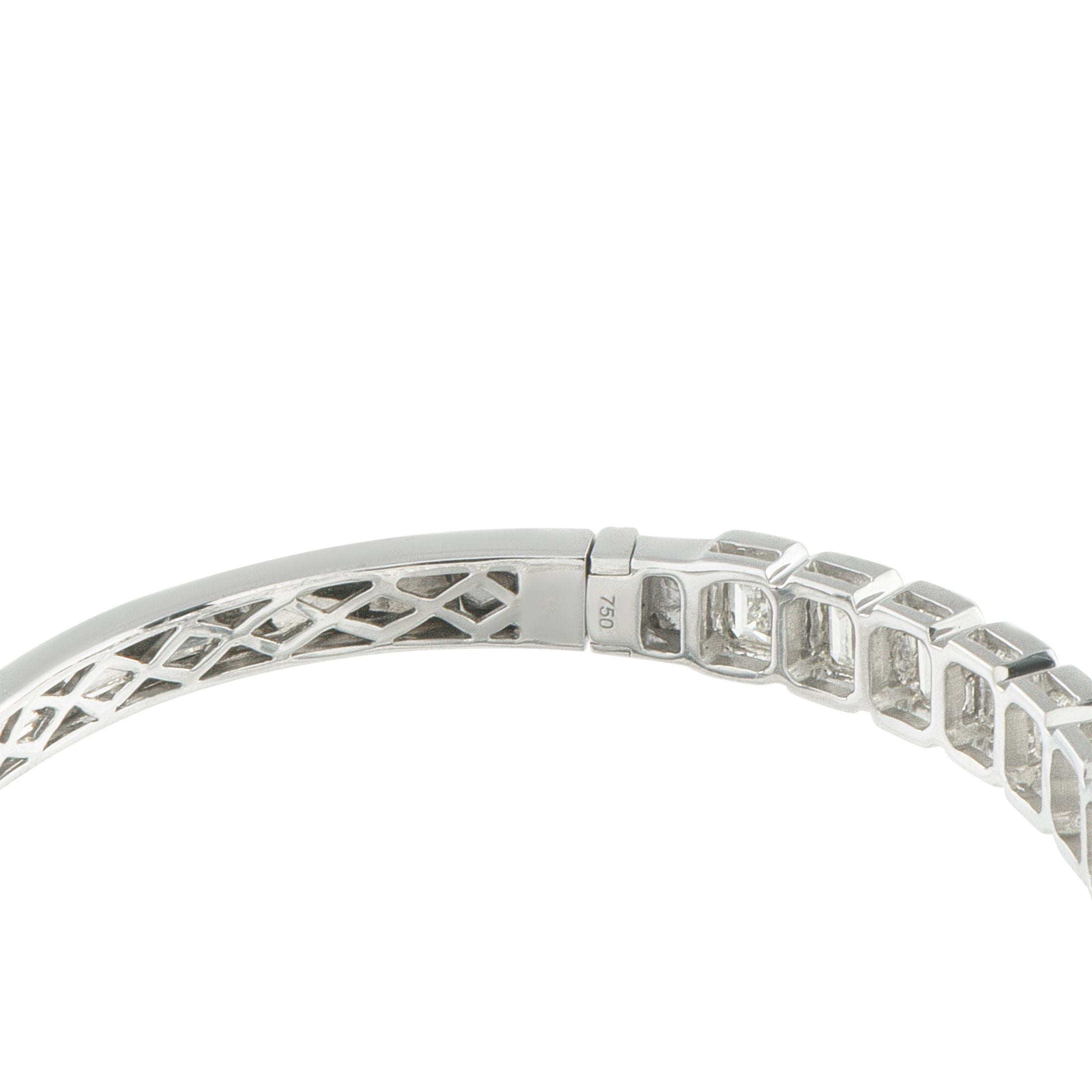 Exclusive 18K White Gold 5.90ct Diamond Bracelet