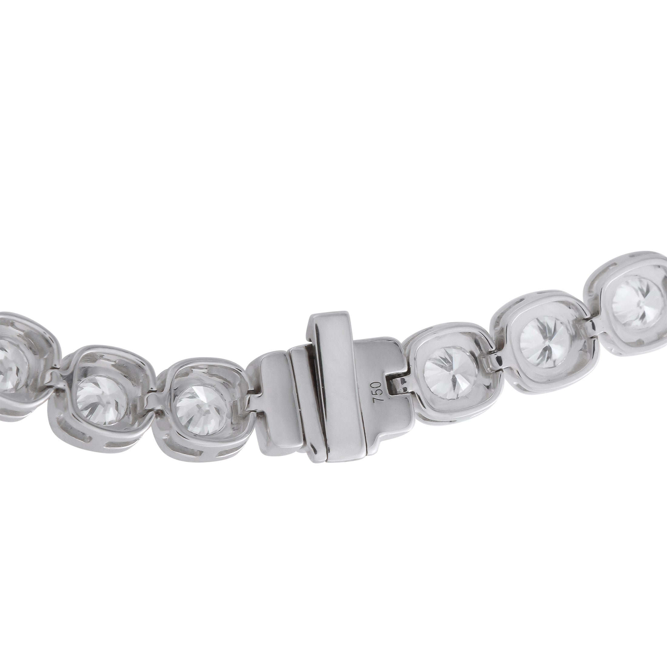 Exclusive 18K White Gold 15.60ct Diamond Necklace