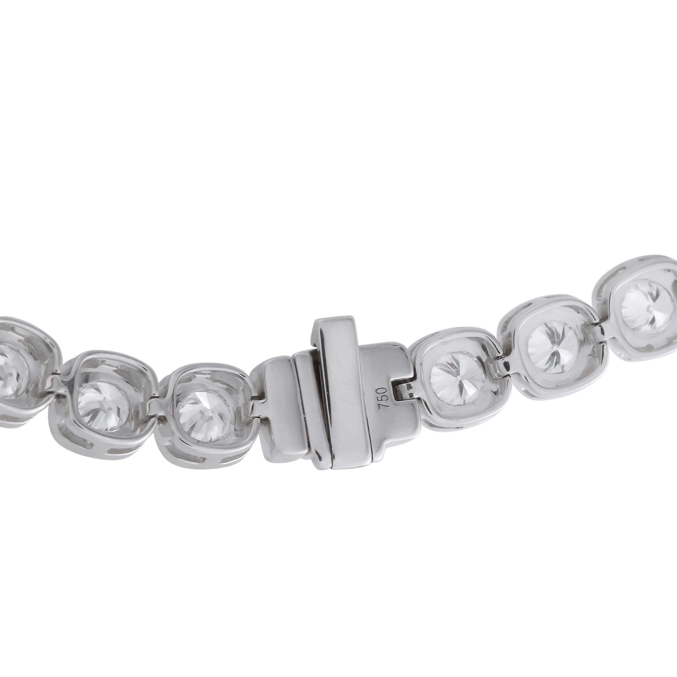 Exclusive 18K White Gold 15.60ct Diamond Necklace