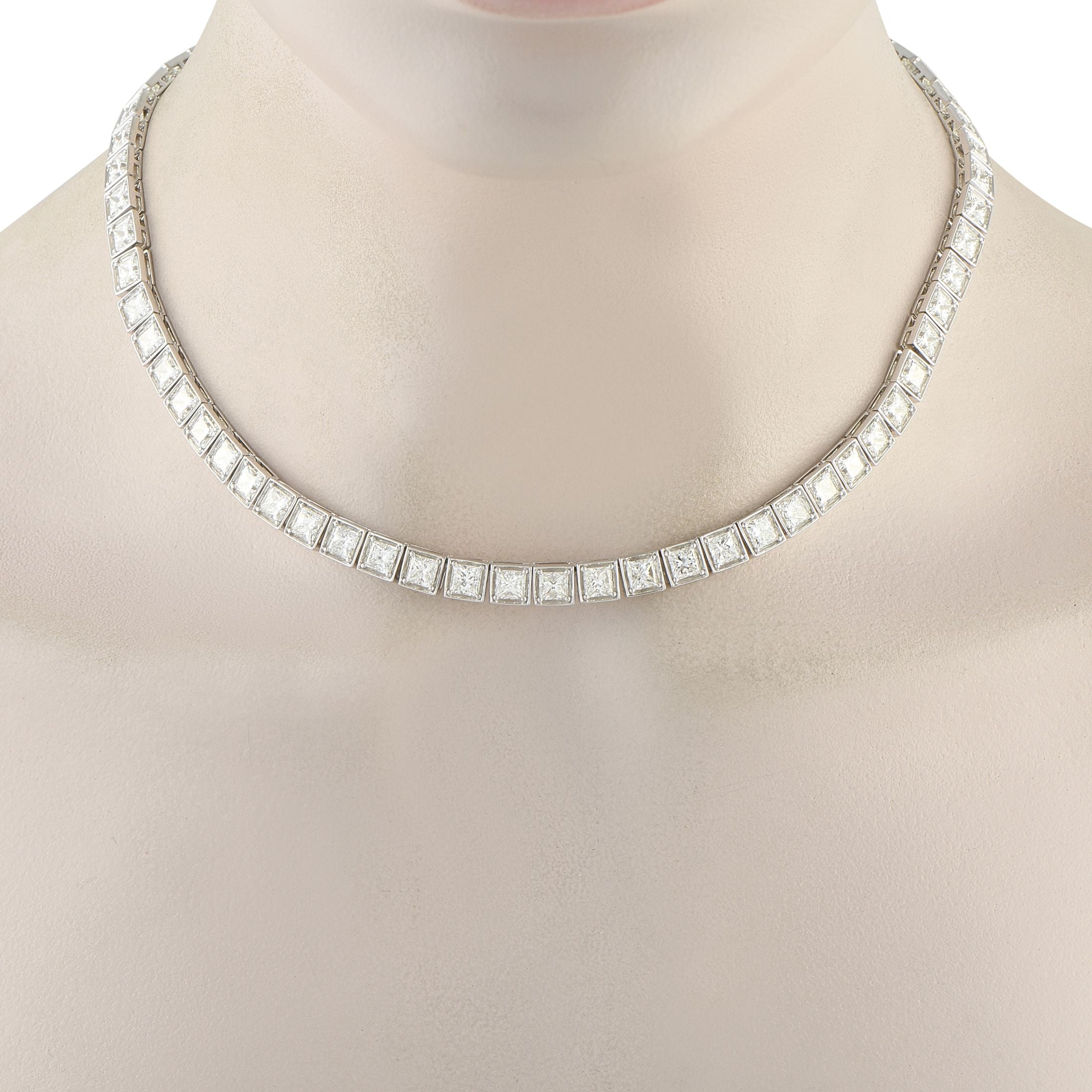 Exclusive 18K White Gold 33.0ct Diamond Necklace