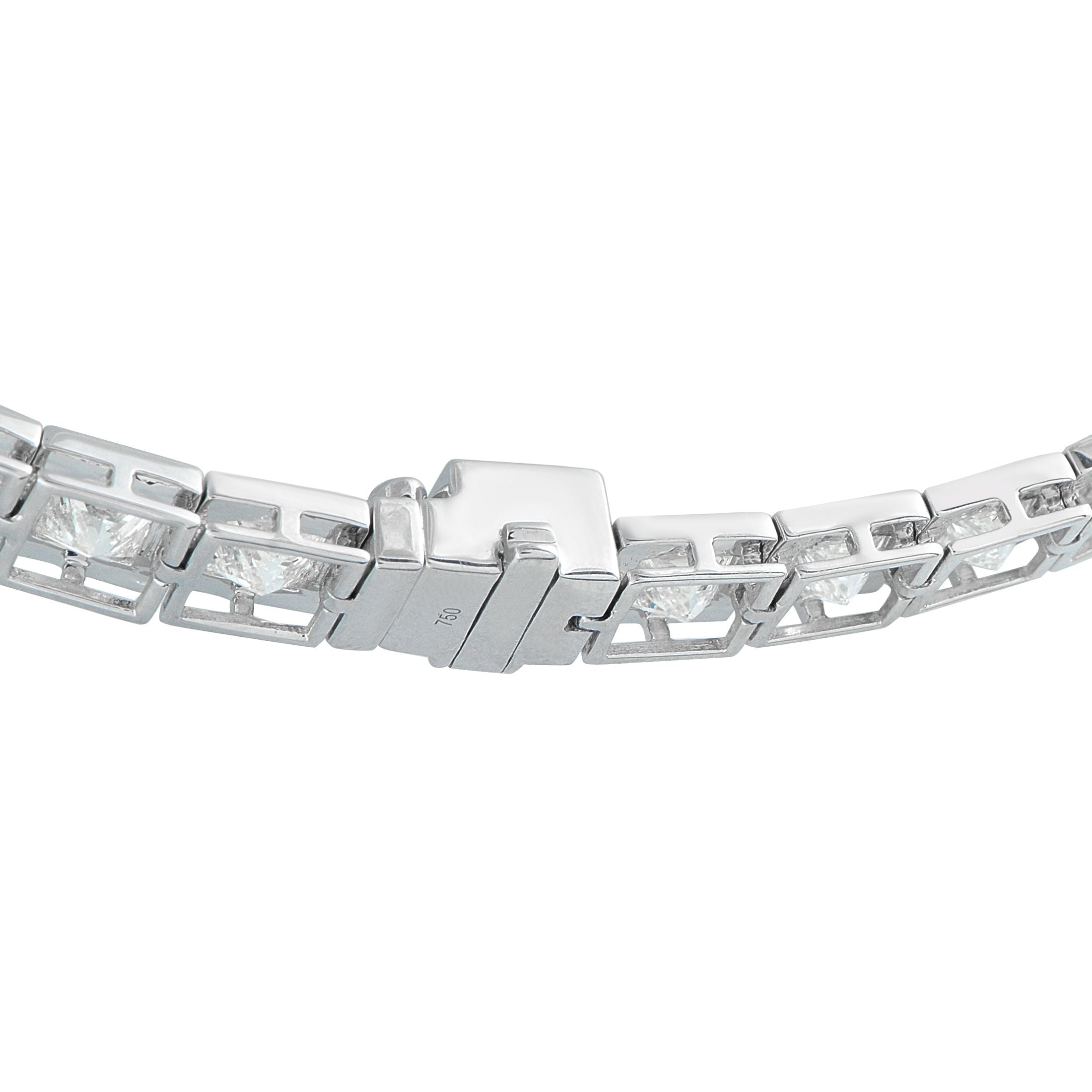 Exclusive 18K White Gold 33.0ct Diamond Necklace
