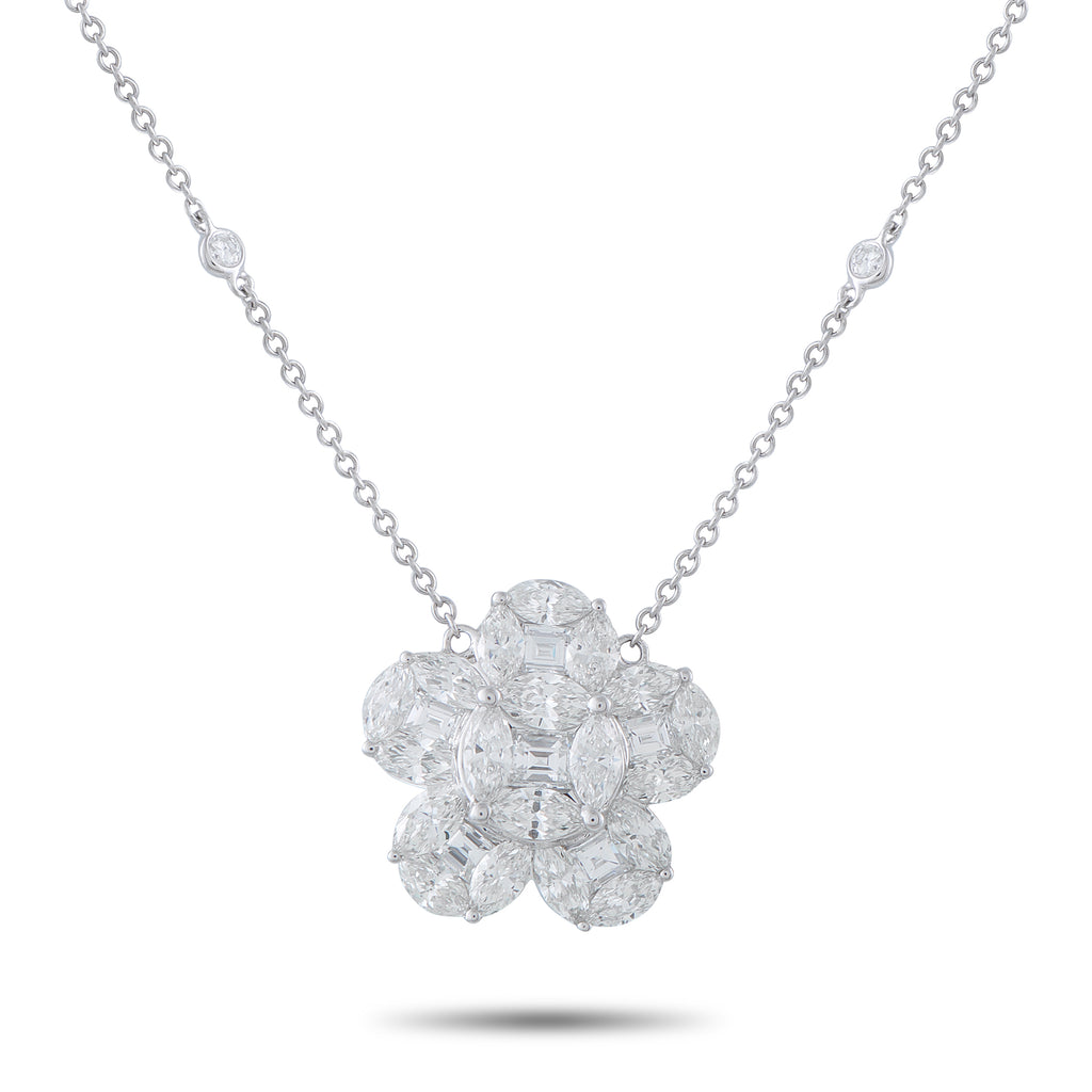 Exclusive 18K White Gold 4.75ct Diamond Necklace – A floral pendant covered in sparkling Diamonds totaling 4