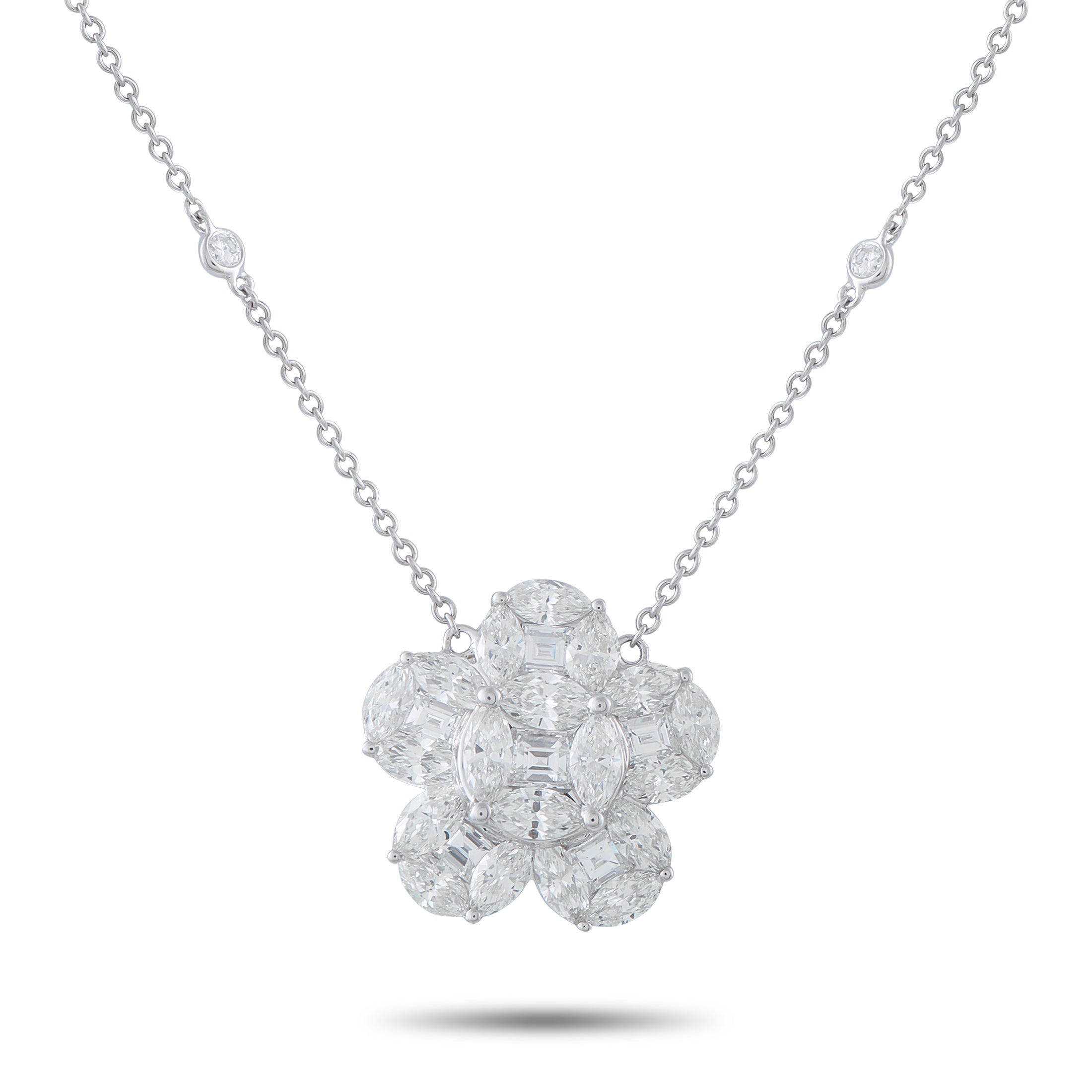 Exclusive 18K White Gold 4.75ct Diamond Necklace – A floral pendant covered in sparkling Diamonds totaling 4