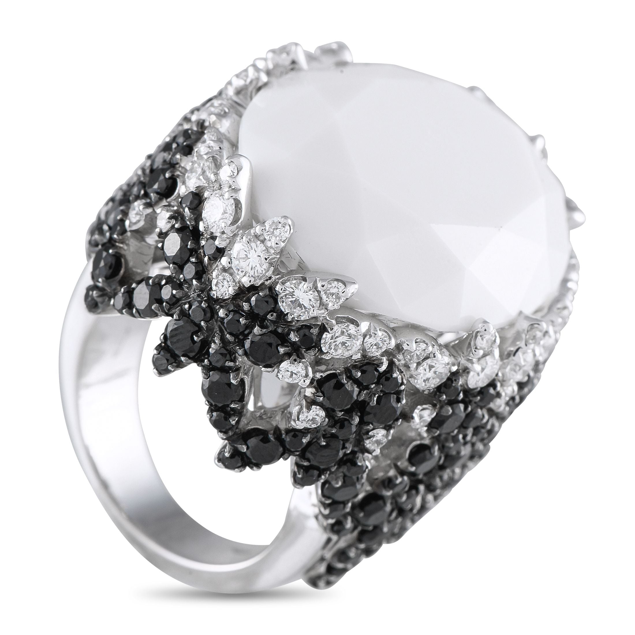 Pasquale Bruni18K White Gold 5.01ct Diamond and Agate Ring PB22-050225 – An undeniably opulent design makes this Pasquale Bru