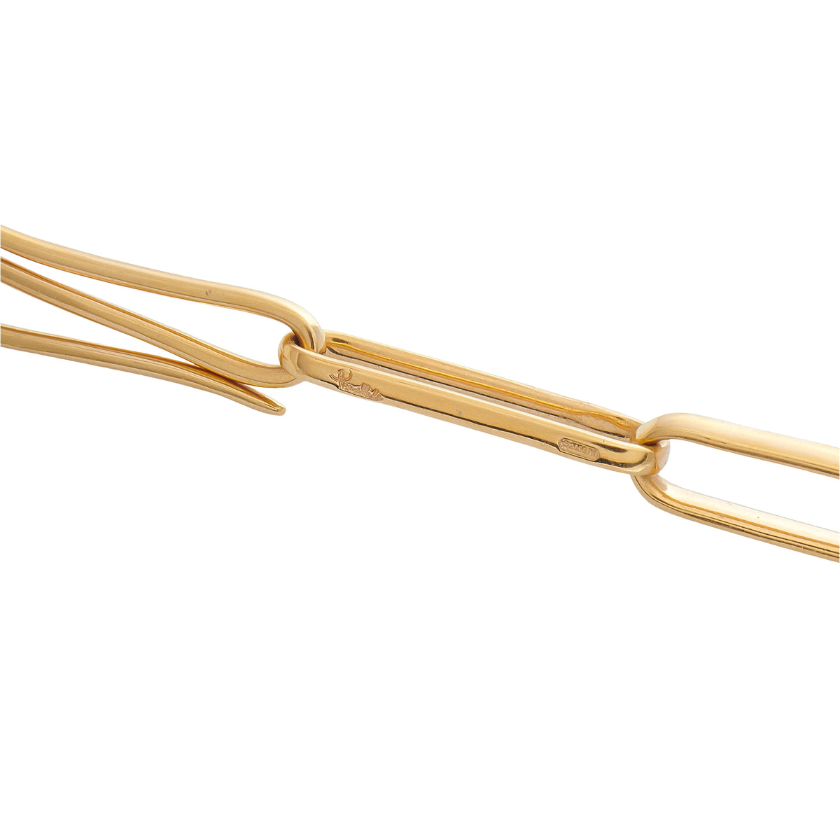 Rose gold sautoir necklace chain link close-up with interlocking bars and engraved detail
