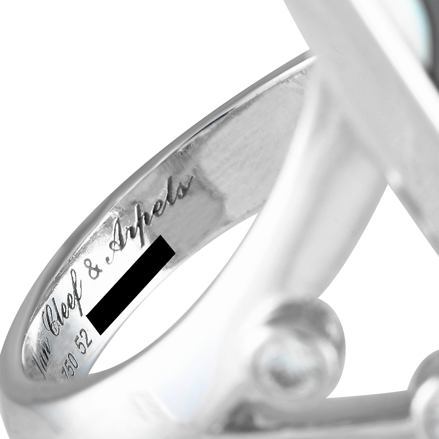 Van Cleef & Arpels Miroir des Eaux 18K White Gold Diamond, Onyx, and Mother of Pearl Ring