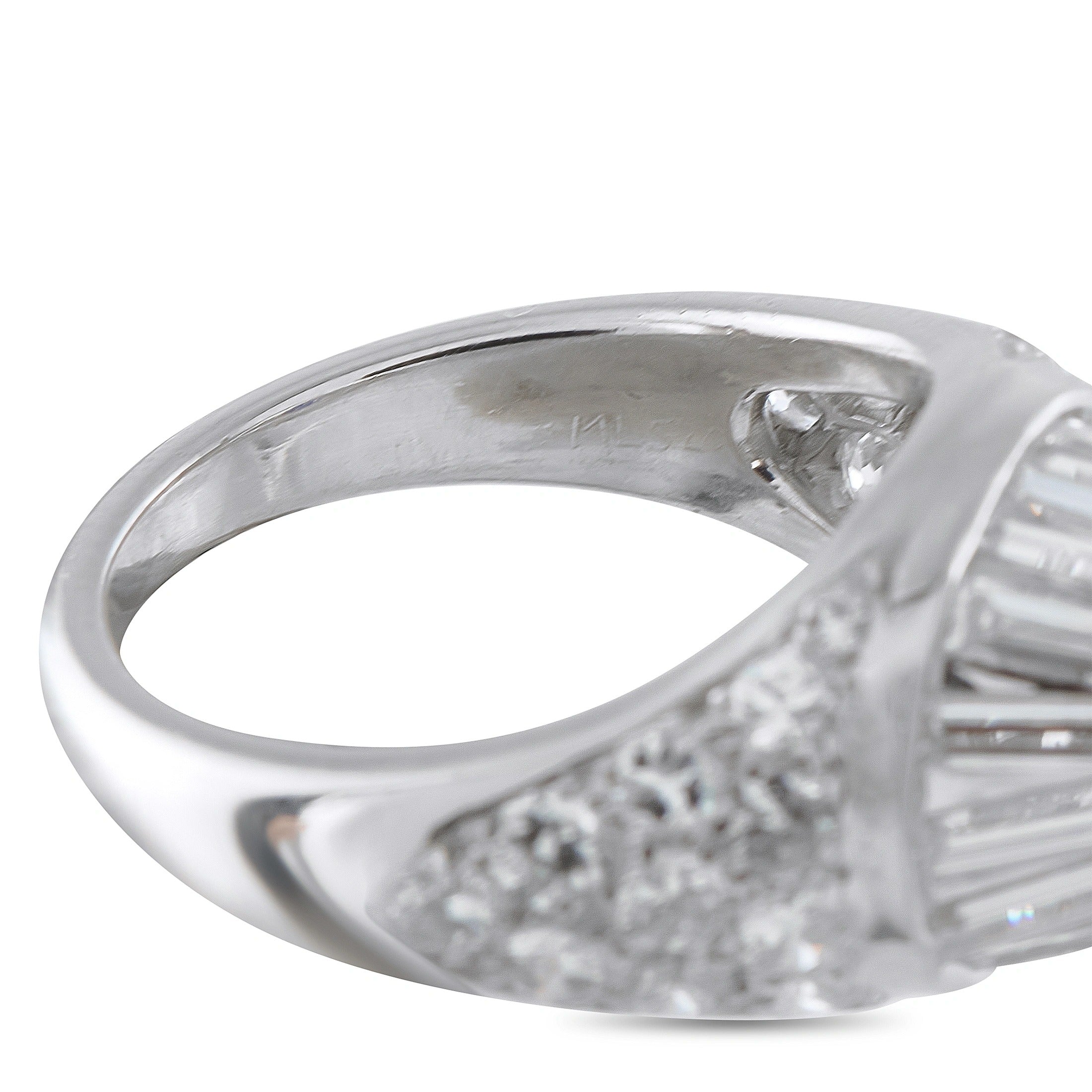 Van Cleef & Arpels platinum diamond and sapphire ring, close-up band and center stones