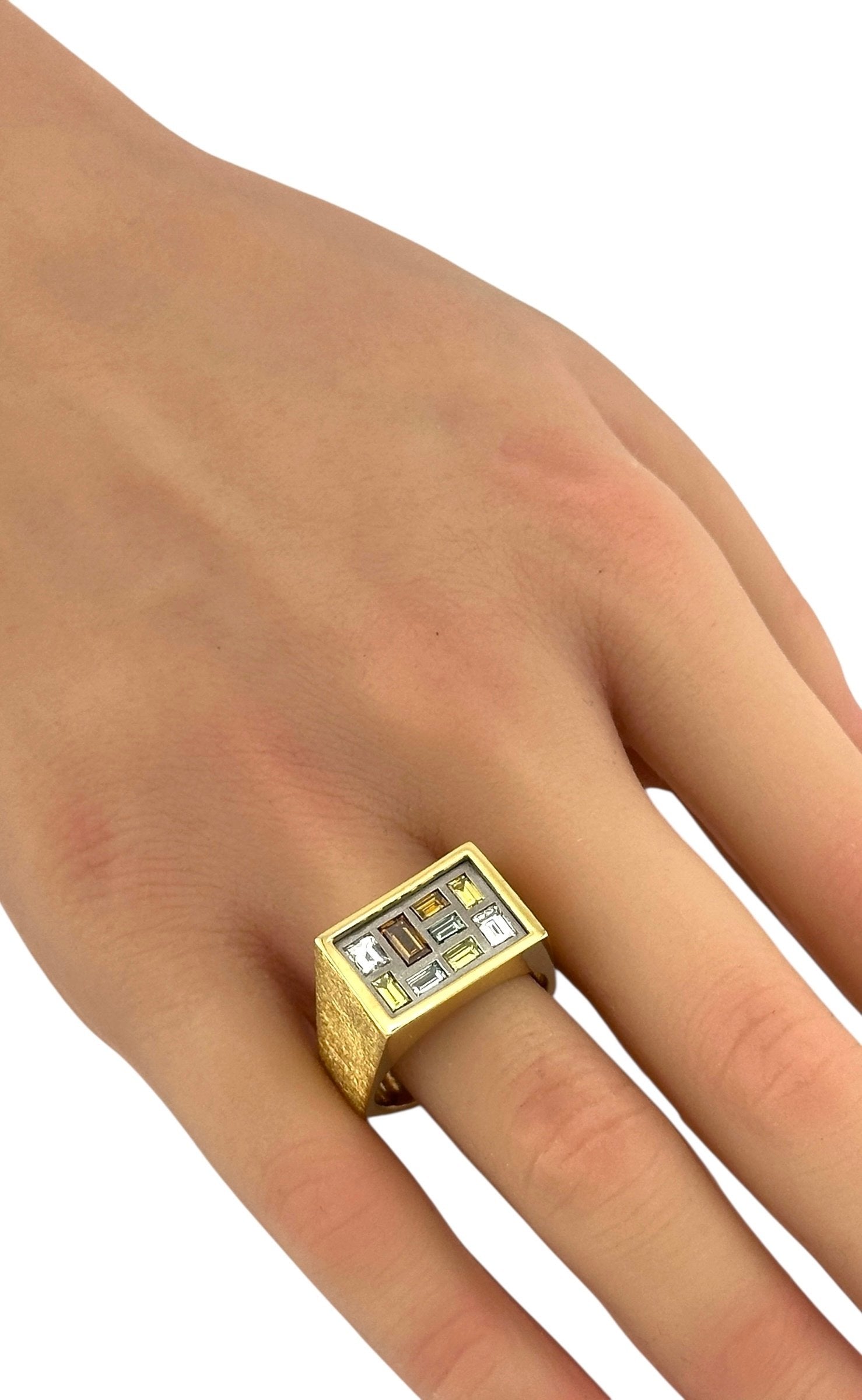 Vintage 18K Yellow Gold Ring with Multi Color 3.5ct Diamonds