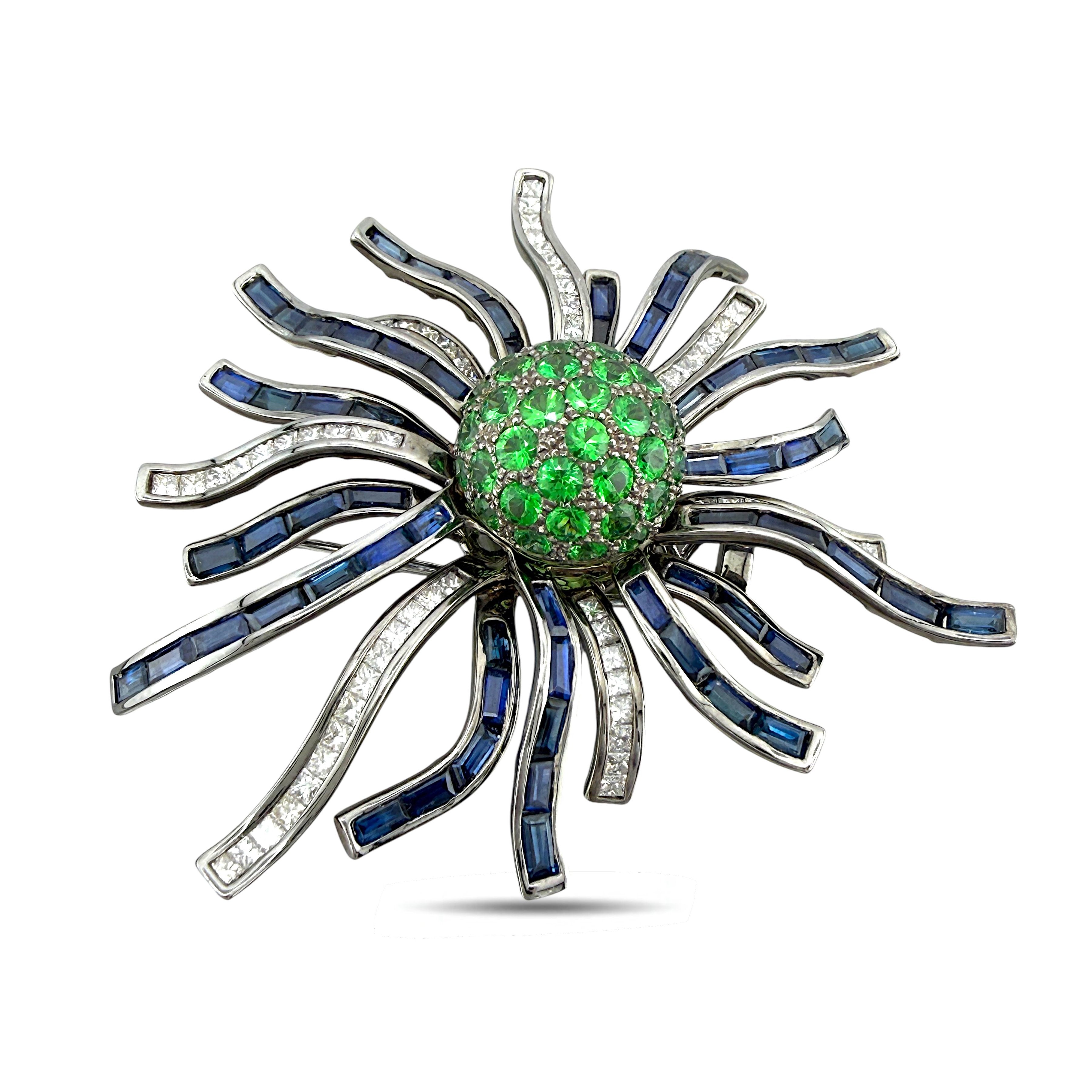 18 kt. Exclusive 18K White Gold 2.64ct Emerald, 1.64ct Diamond & Sapphire Brooch, White gold Diamond  - Emerald