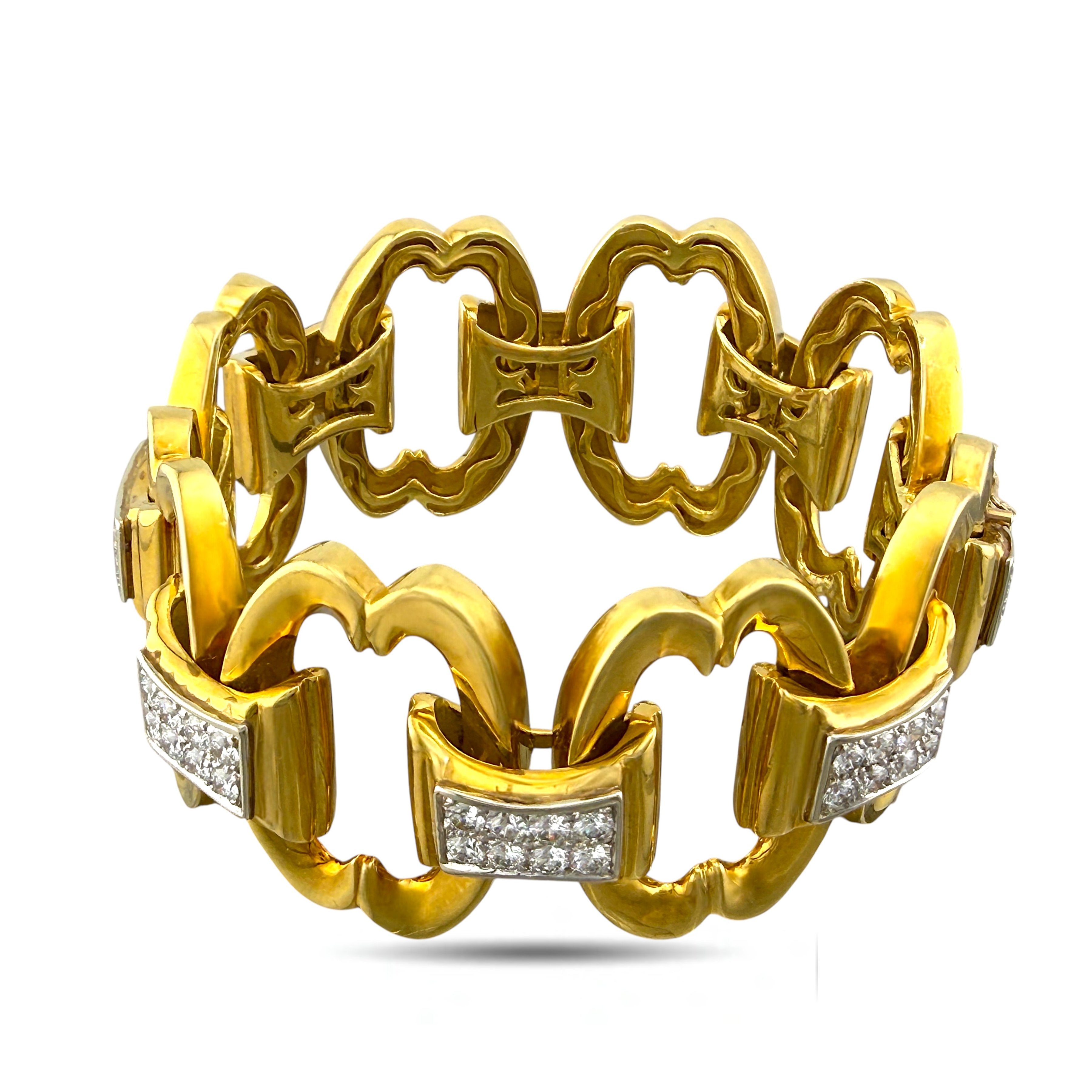 18 kt. Yellow gold, Exclusive Italian 18K Yellow Gold Interlocking 3.84ct Diamond Link  3.84ct. tw. Diamond