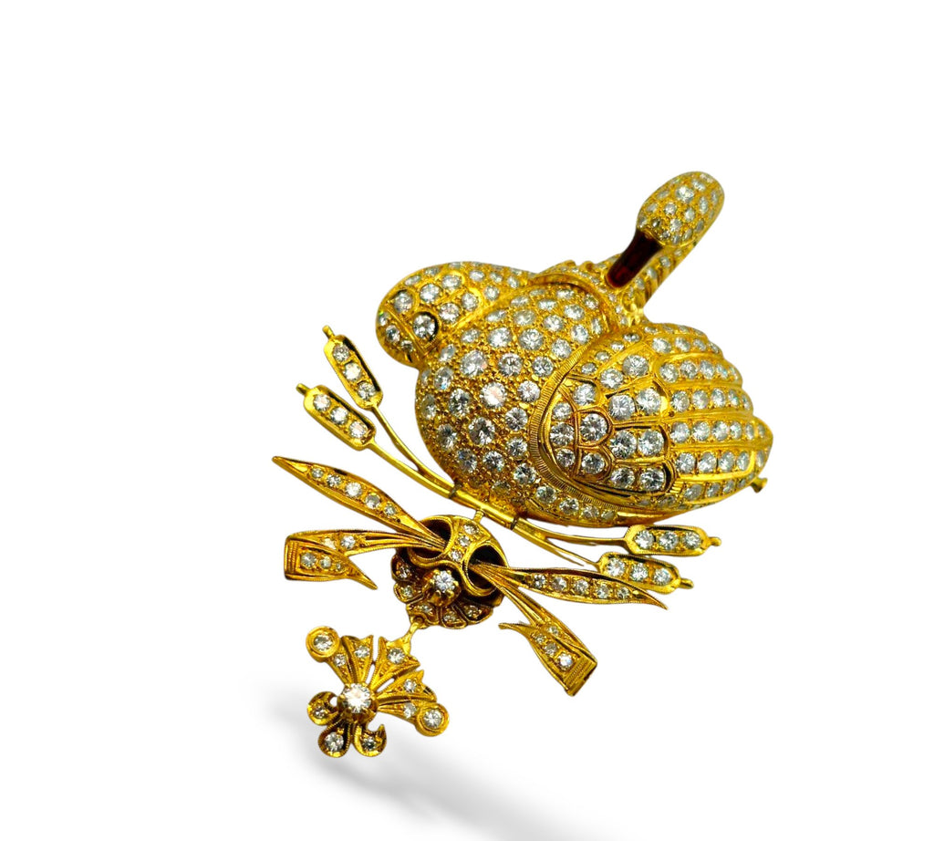 18K Yellow Gold Diamond Encrusted Swan Brooch 8ct