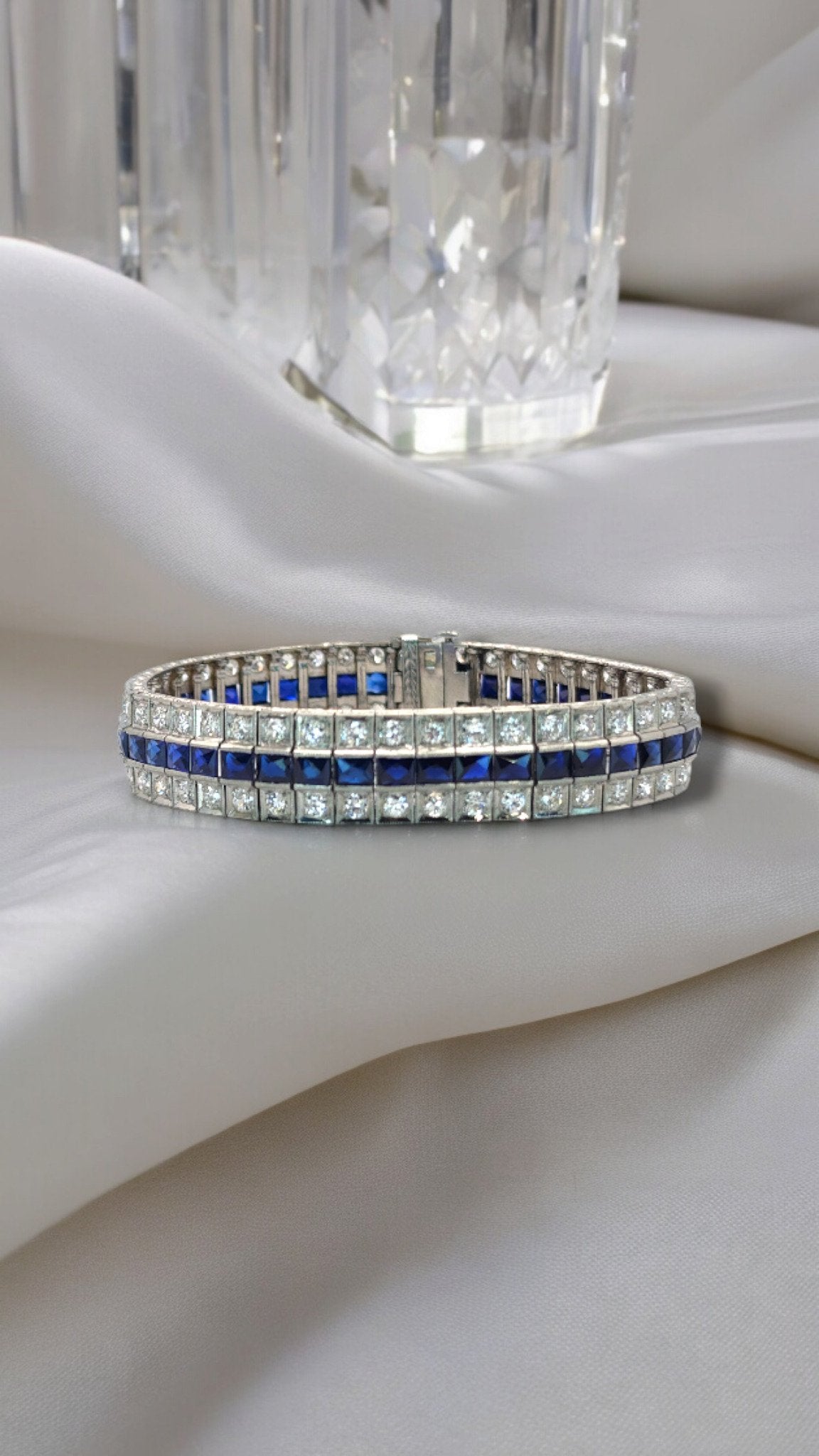 Bracelet Art Deco Platinium and 7 Carats Diamond  Bracelet  circa 1930s , Platinum -  7ct. tw. Diamond (Natural)