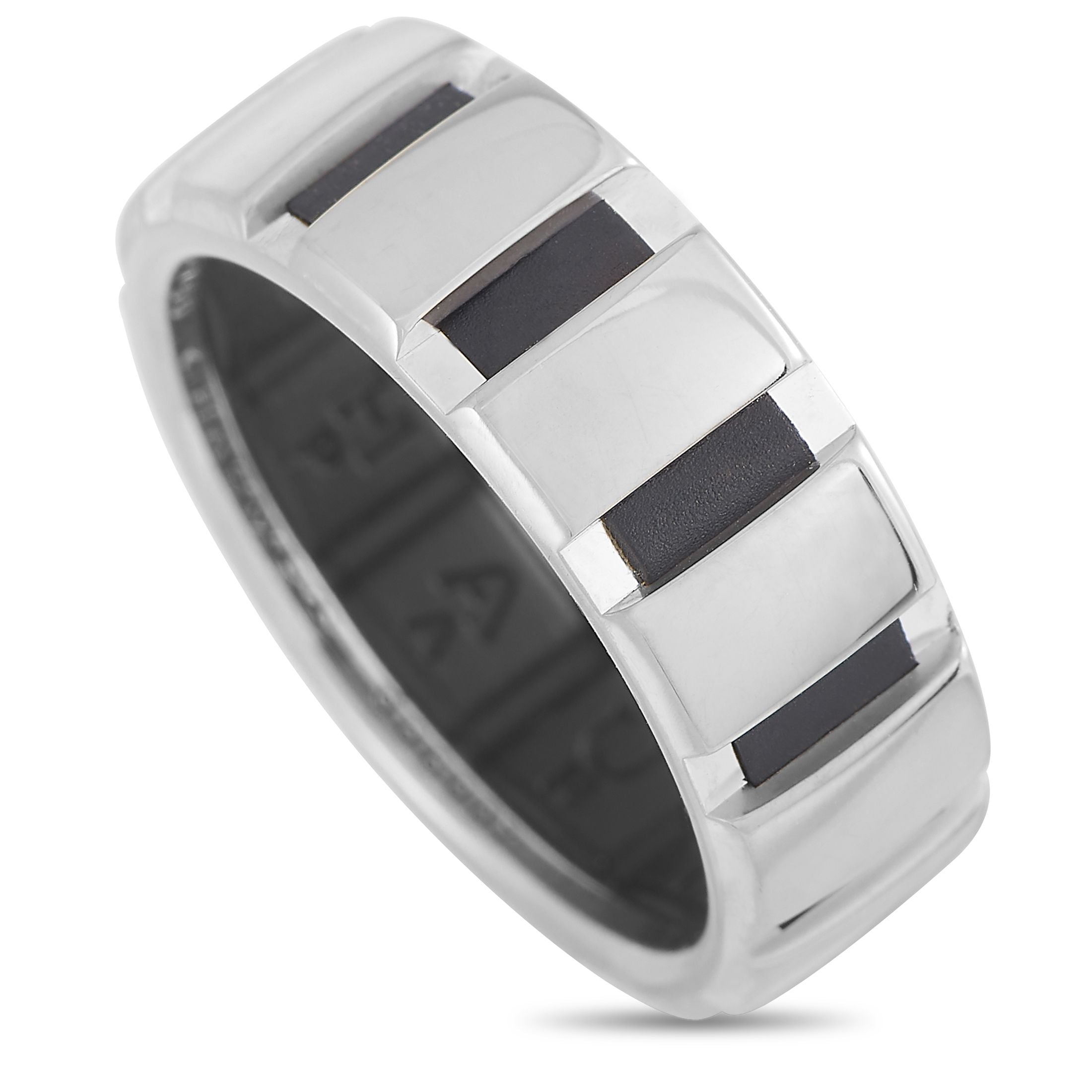 Chaumet18K White Gold Black Rubber Band Ring – This Chaumet band ring is made out of 18K white gold and black rubber and weig