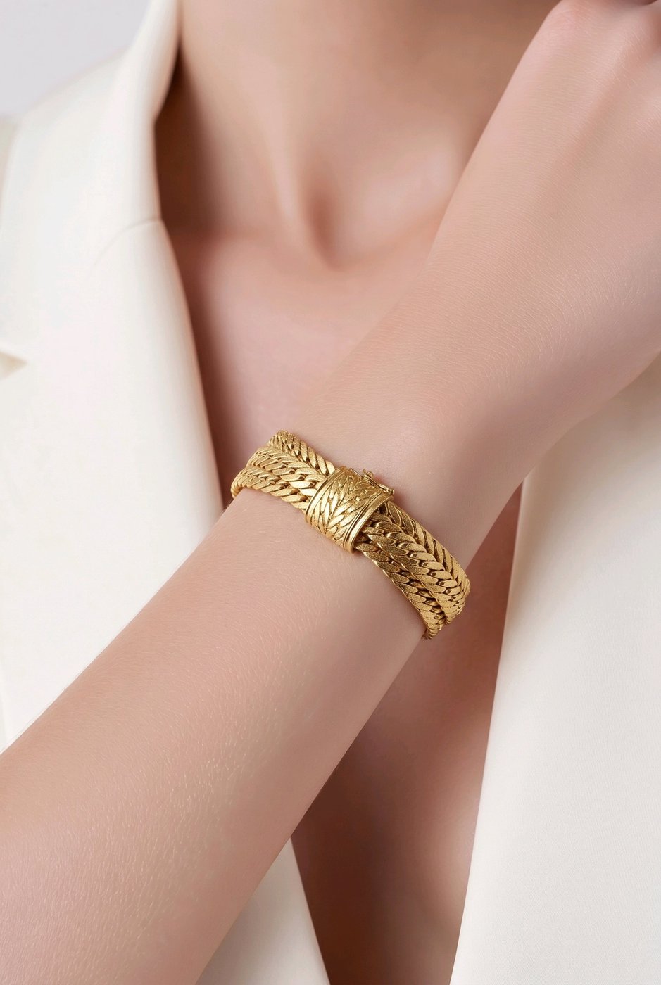 18K Yellow Gold Interwoven Three Band Bracelet