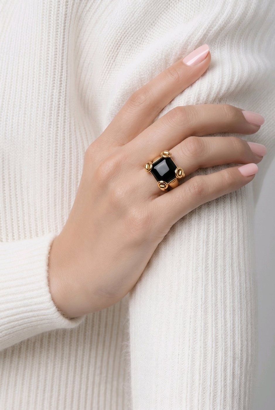 Gucci 18K Yellow Gold Ring Onyx
