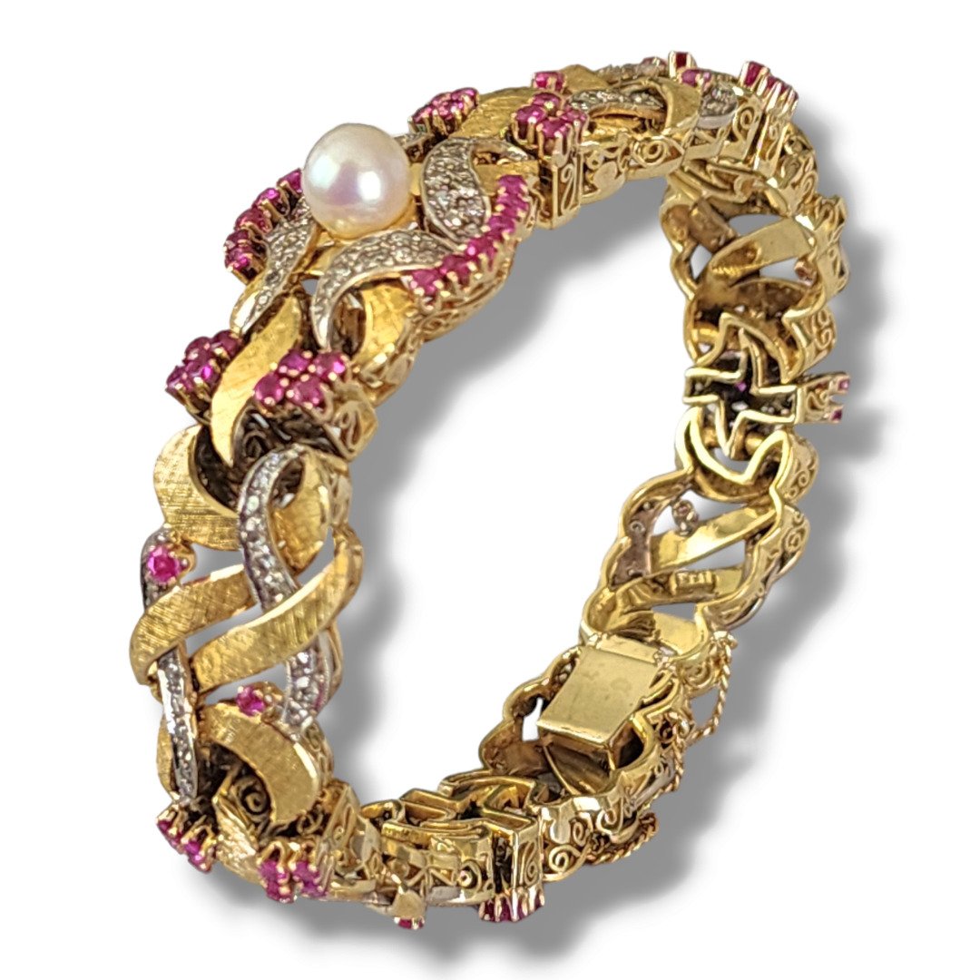 18 kt. Yellow gold, Gorgeous Vintage 18kt Gold 4.5 Carat Ruby and 3.12 Carat  Diamond Bracelet  71.5 Grams  -  3.12ct. tw. Diamond (Natural)