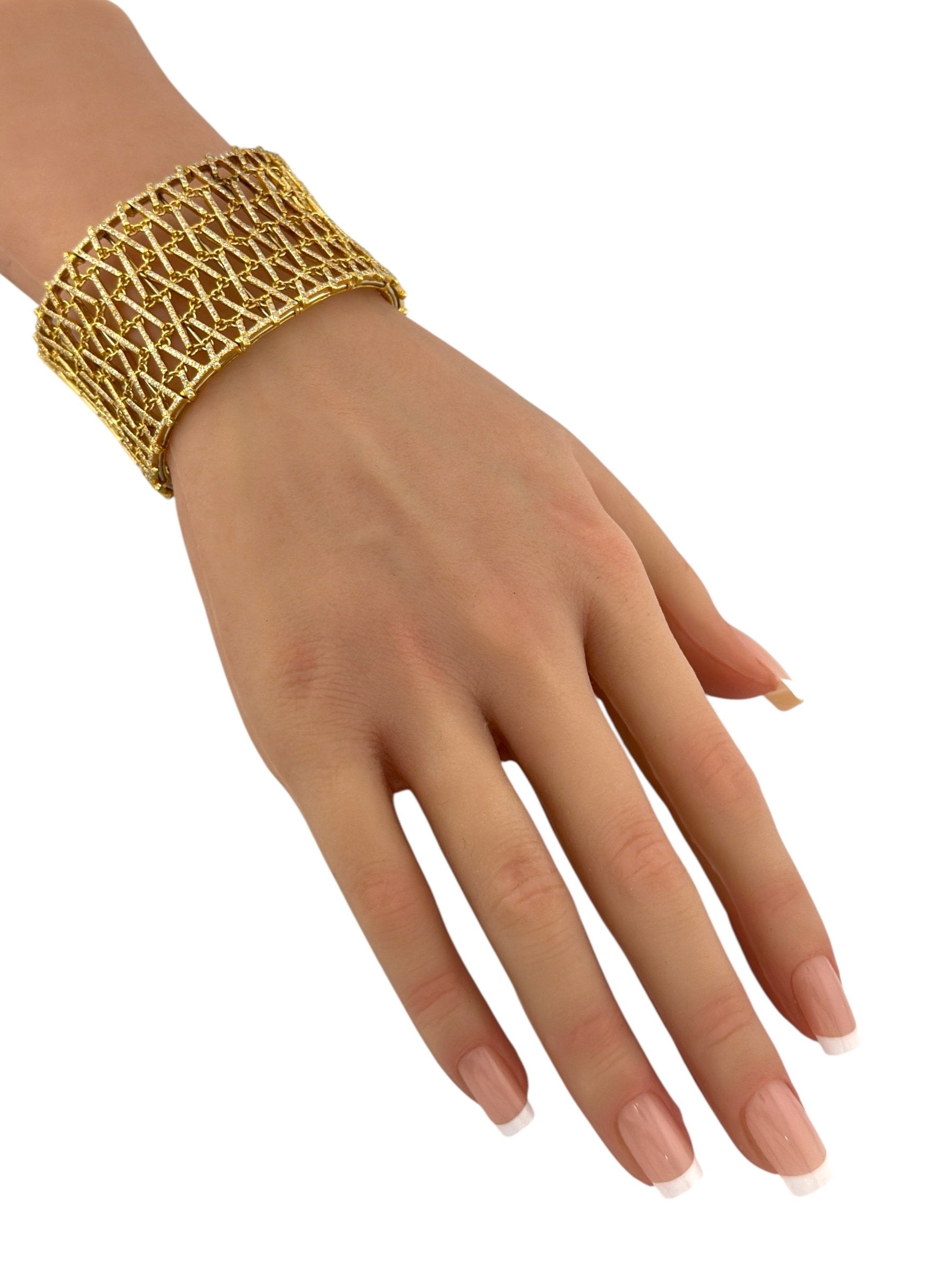 18 kt. Yellow gold, 18K Yellow Gold Flexible Diamond Cuff  3.08ct. tw. Diamond (Natural)