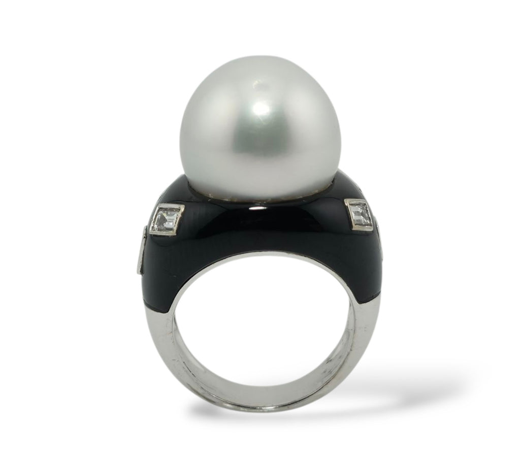 Art Deco 18K White Gold Ring with Pearl, Onyx and Emerald-Cut Diamonds