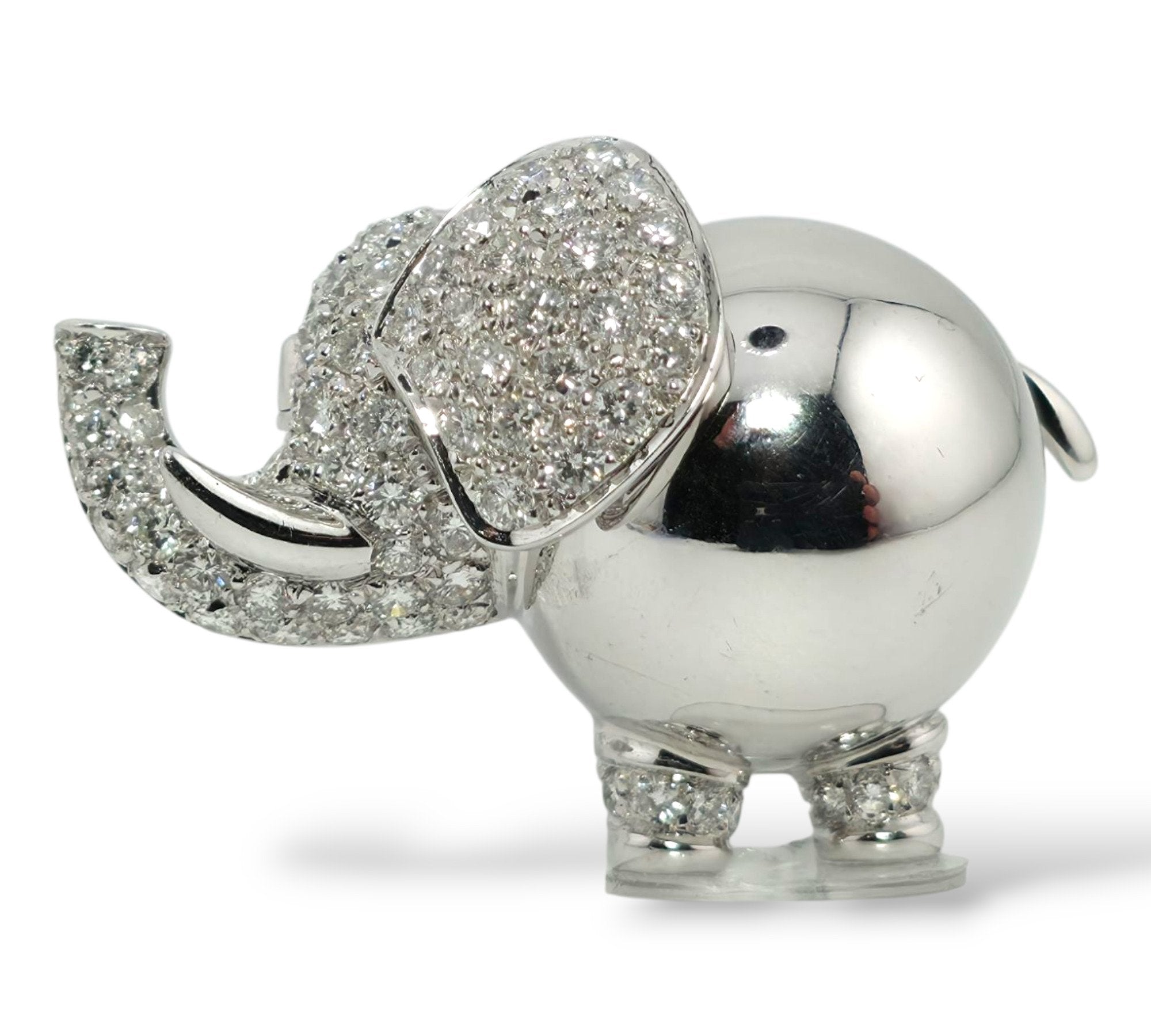 18K White Gold Elephant Pendant Adorned with 2ct Diamonds