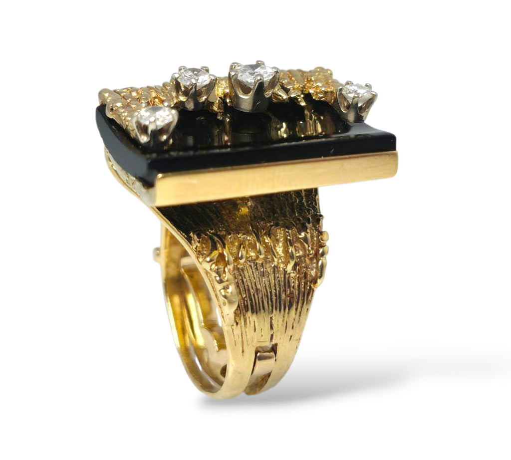 18K Yellow Gold Ring with Diamonds, Black Stone and Pressure-Relief Mechanism