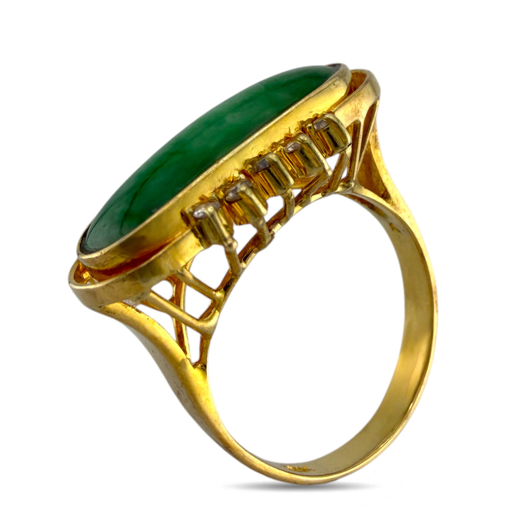 18K Yellow Gold Ring with Jade Stone and Diamonds