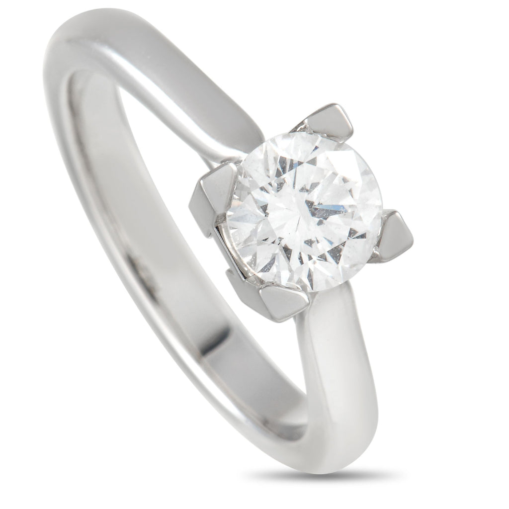 Harry WinstonPlatinum 0.71ct Diamond Solitaire Engagement Ring – One can’t deny the exquisite elegance of this diamond engage