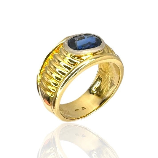 Vintage 14K Yellow Gold Ring with Large Sapphire
