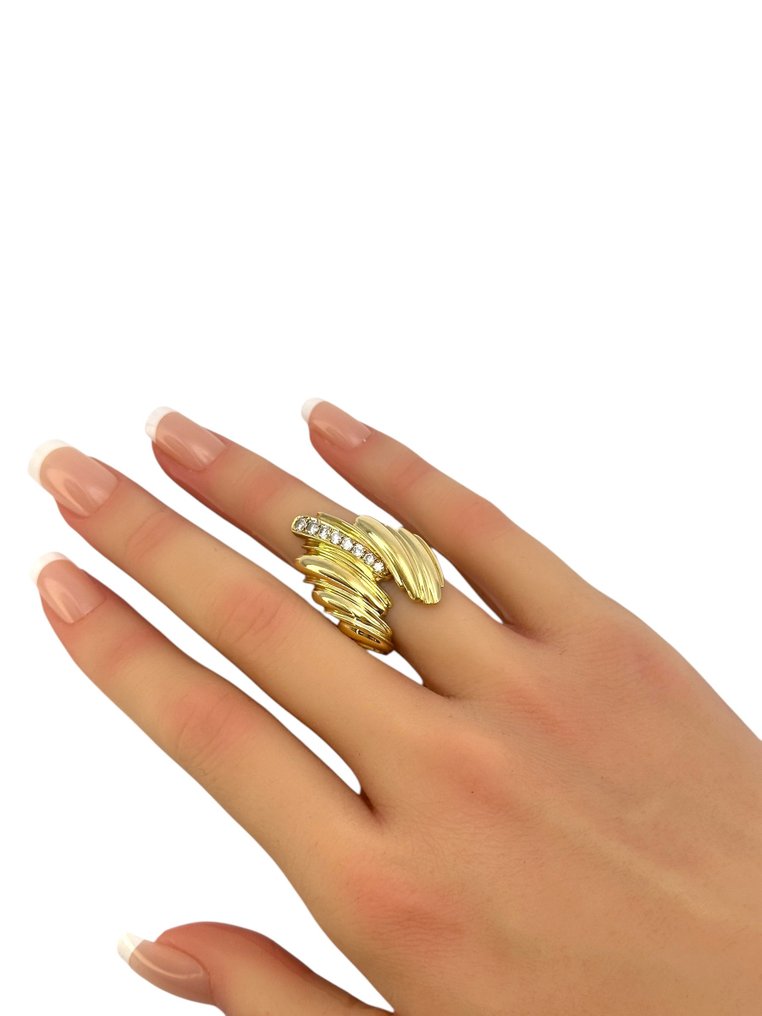 14 kt. Yellow gold, Gorgeous Women's 14K Yellow Gold & Diamonds Ring - 0.34ct. tw. Diamond