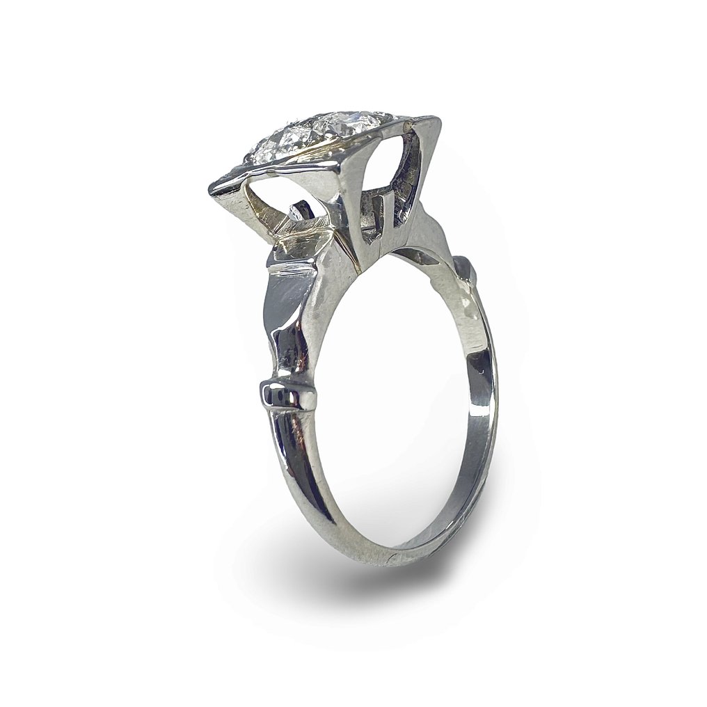 14K White Gold Ring with 0.70 Carats of Diamonds
